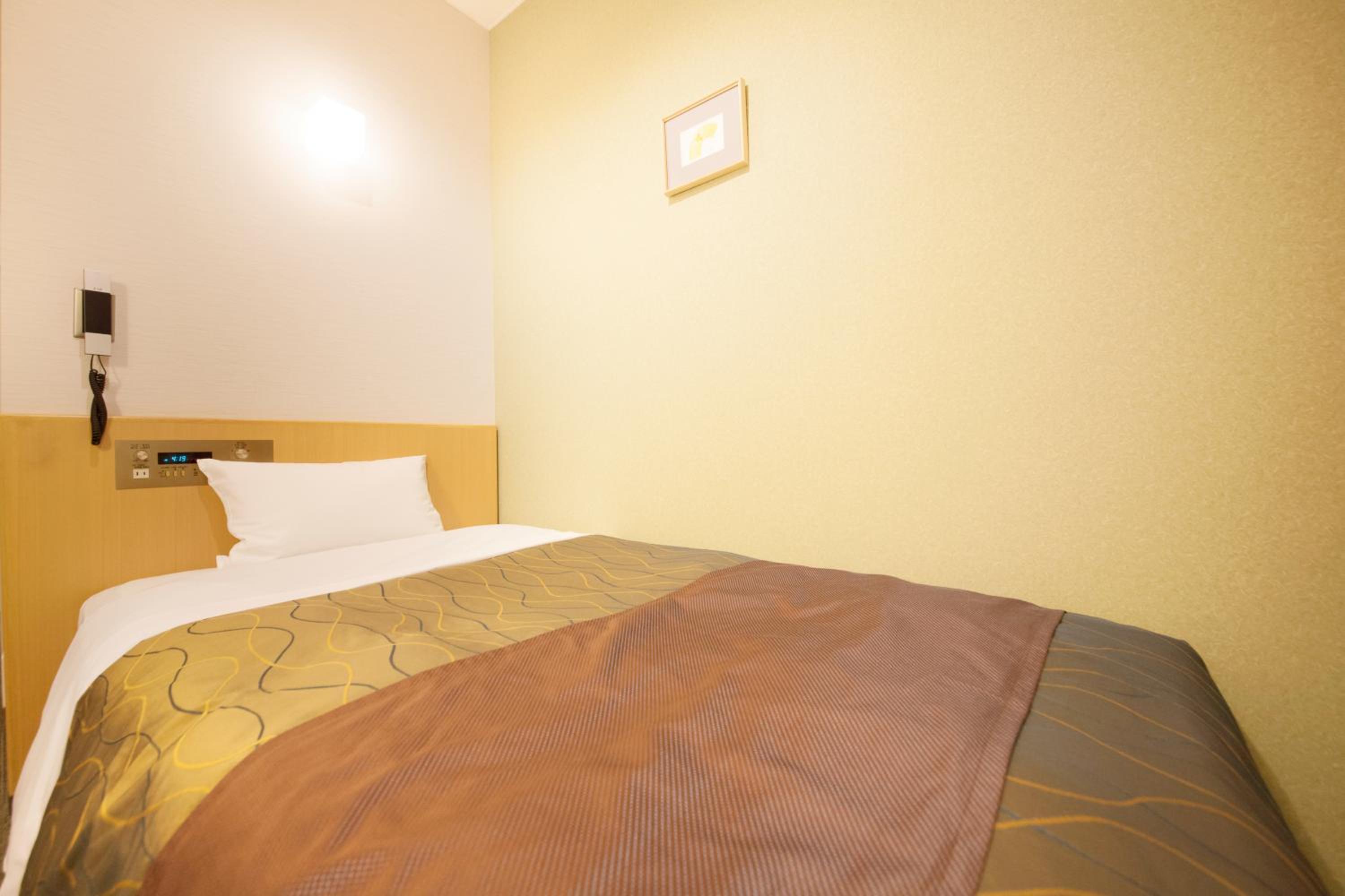 Single Room - Non-Smoking photo 3