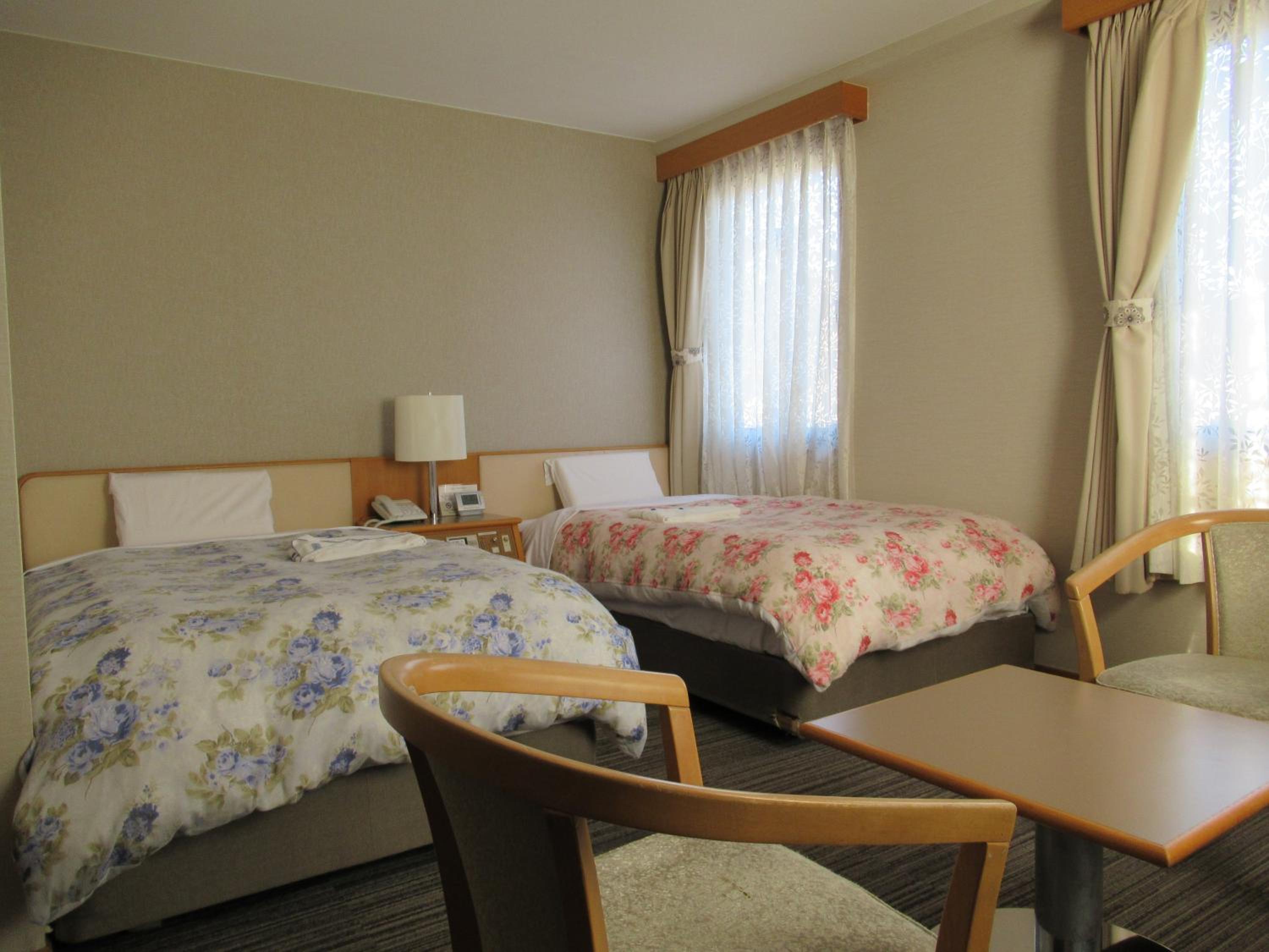 Twin Room- Non-Smoking photo 1