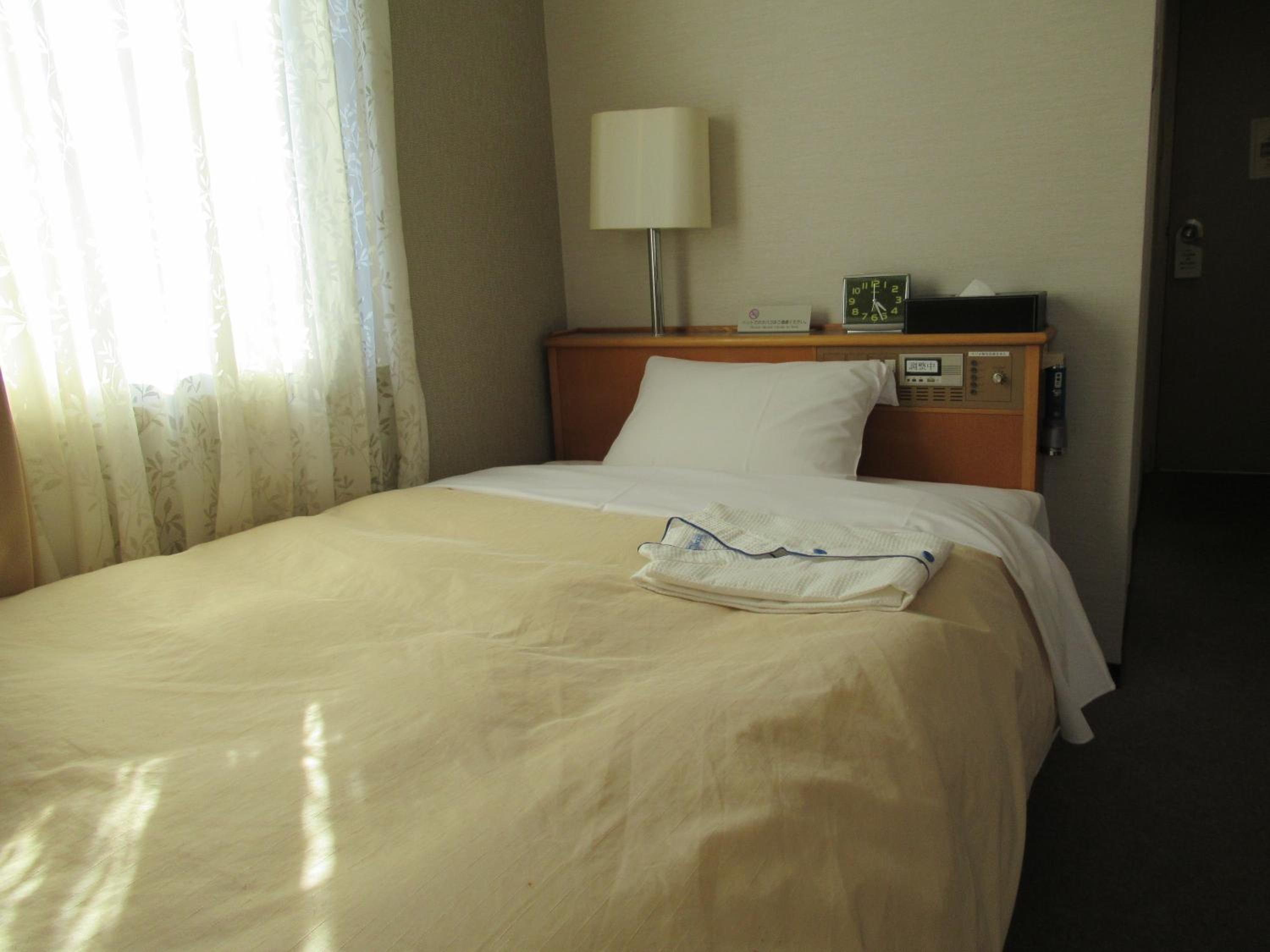 Single Room - Smoking photo 1