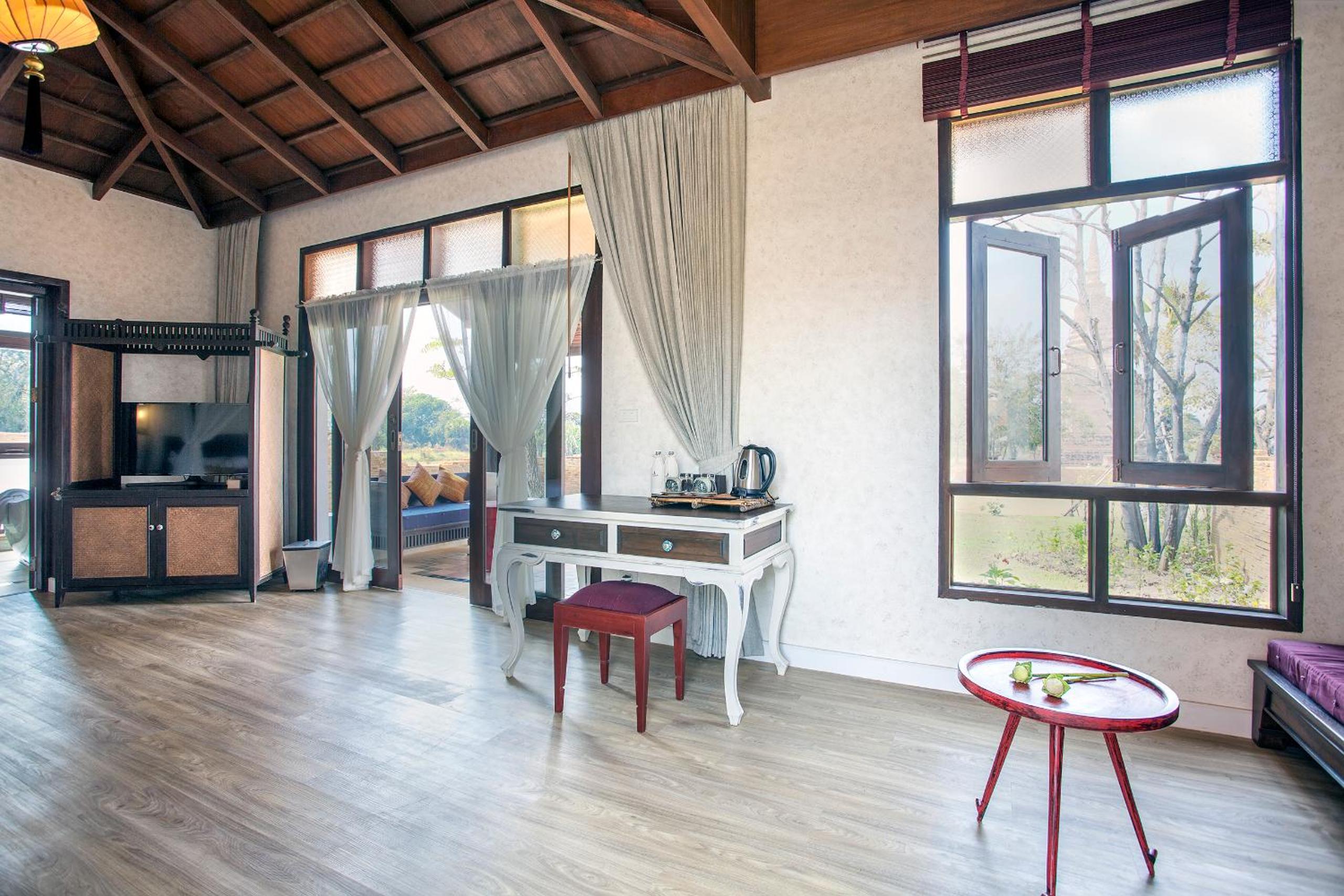 Suite Room with Balcony photo 3
