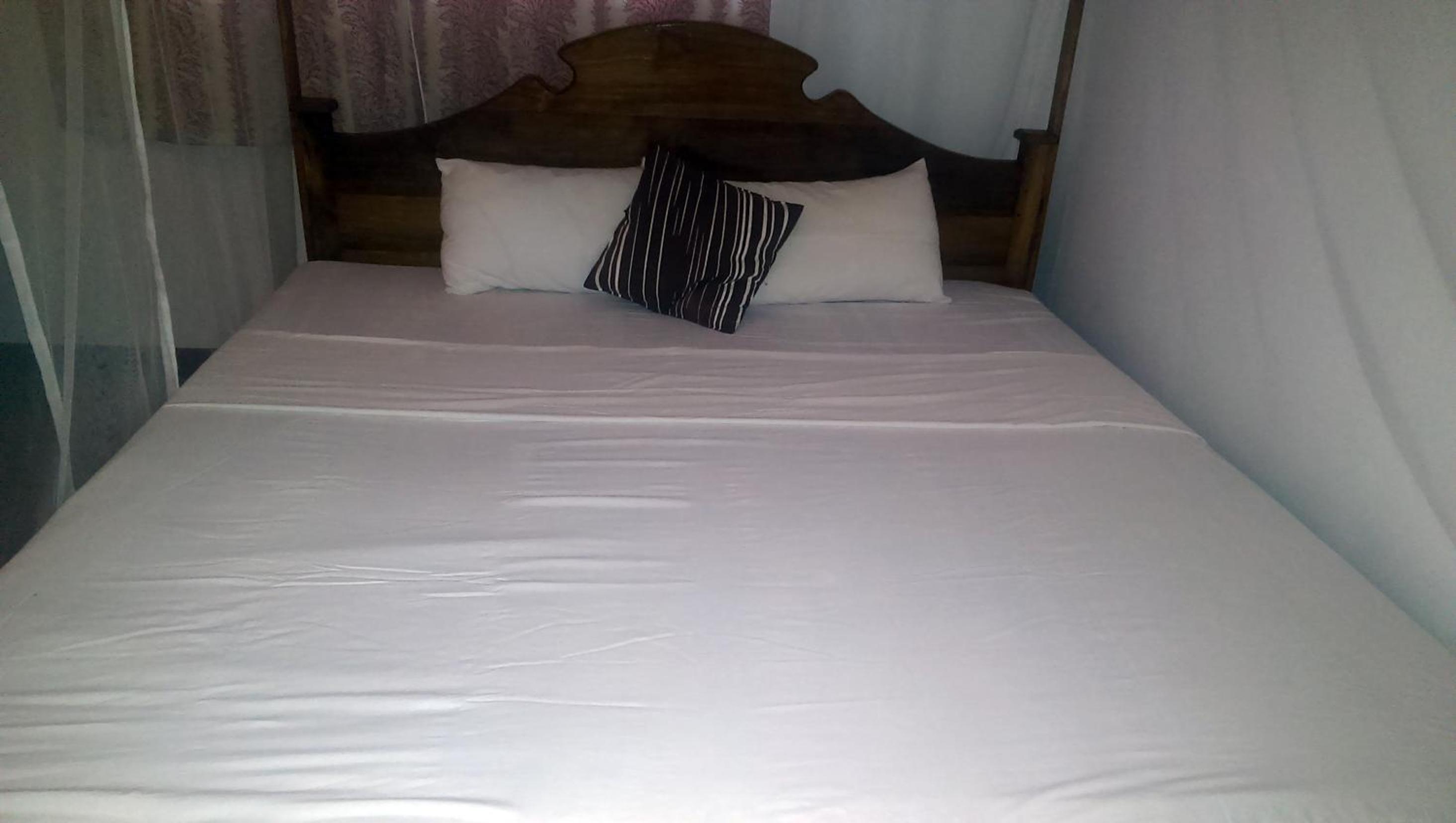 Deluxe Double Room with Balcony photo 3