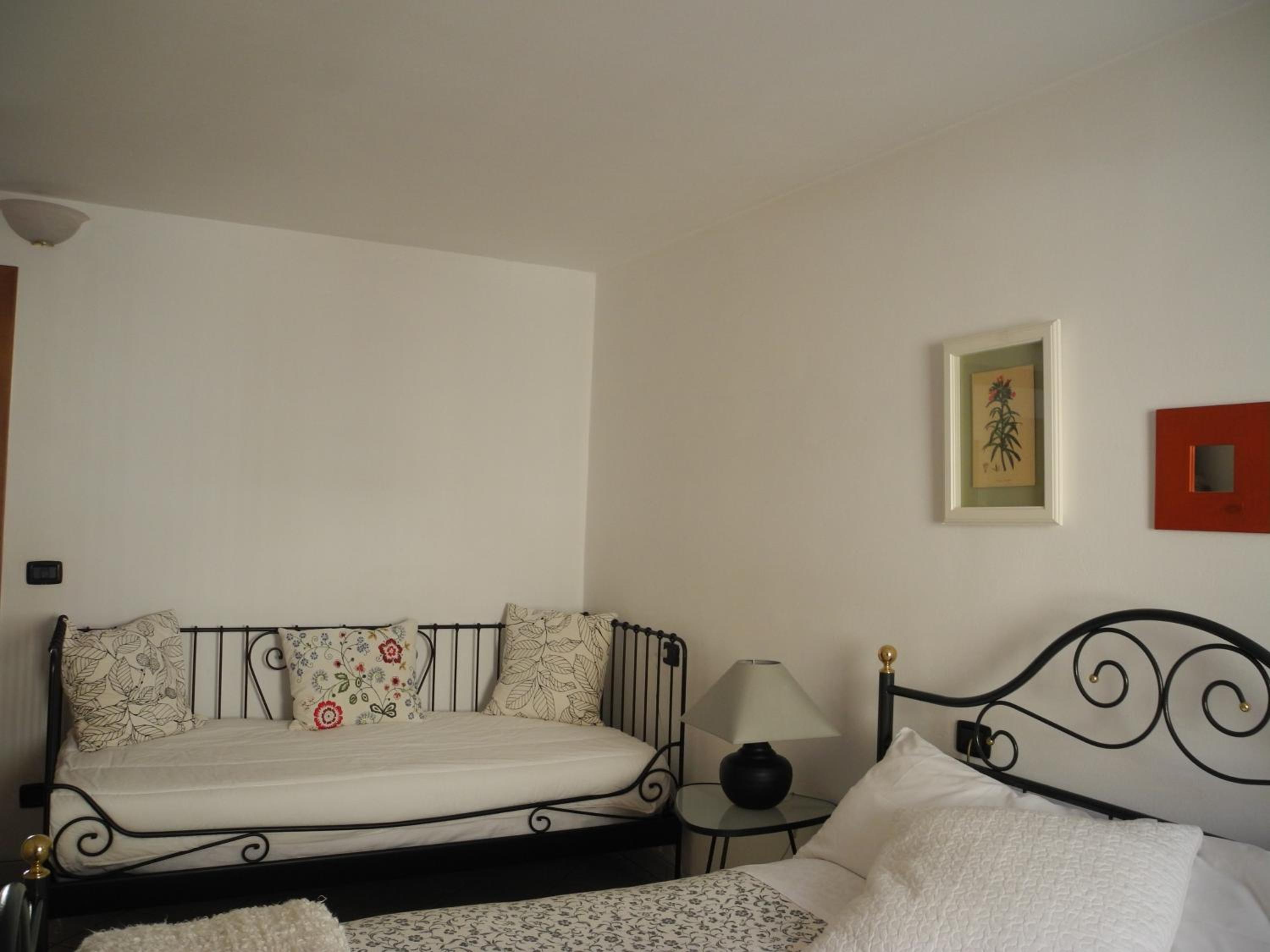 Apartment photo 2
