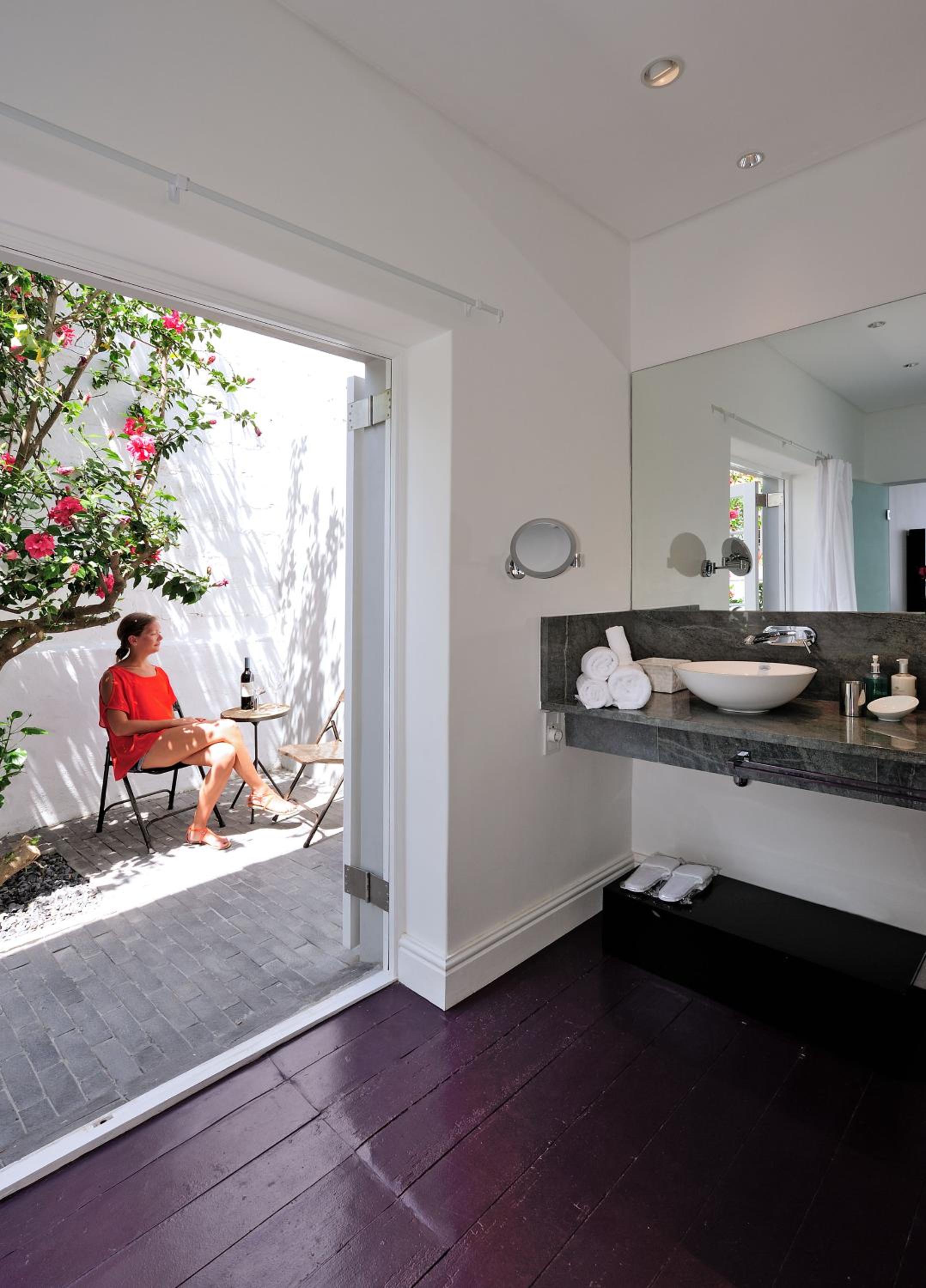 Deluxe Double Room with Garden View - Photo 7