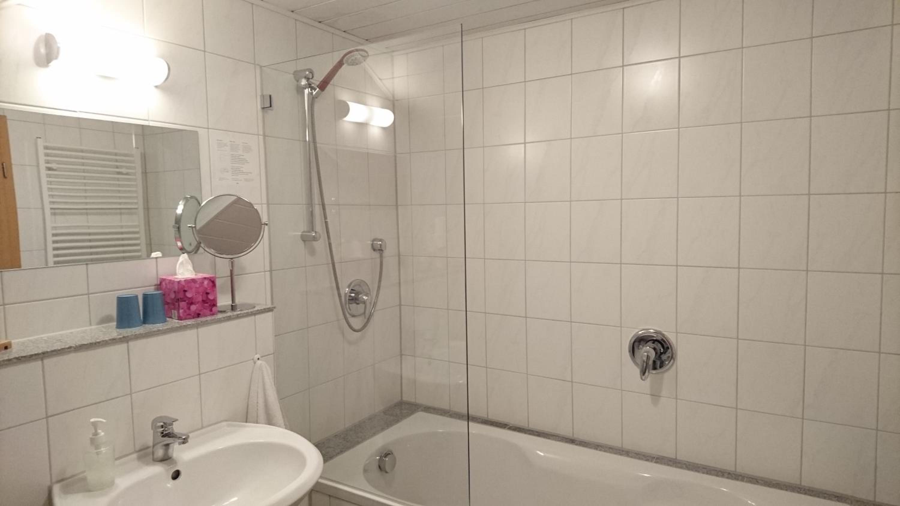 Double or Twin Room - Photo 3