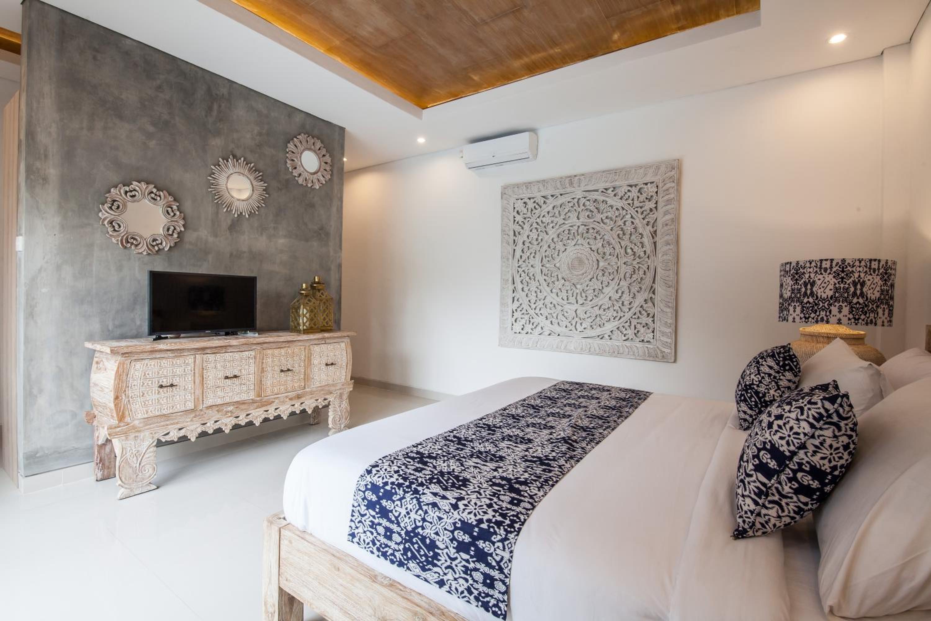 Ambermoon Villa 2 - Deluxe Two-Bedroom Pool Villa with Free One Time - Airport Pick Up - Photo 1