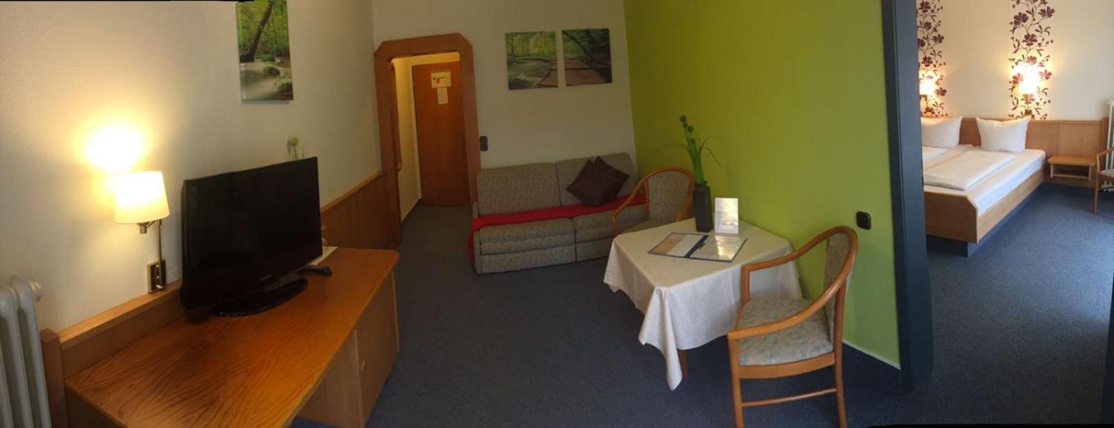 Suite - Photo 3