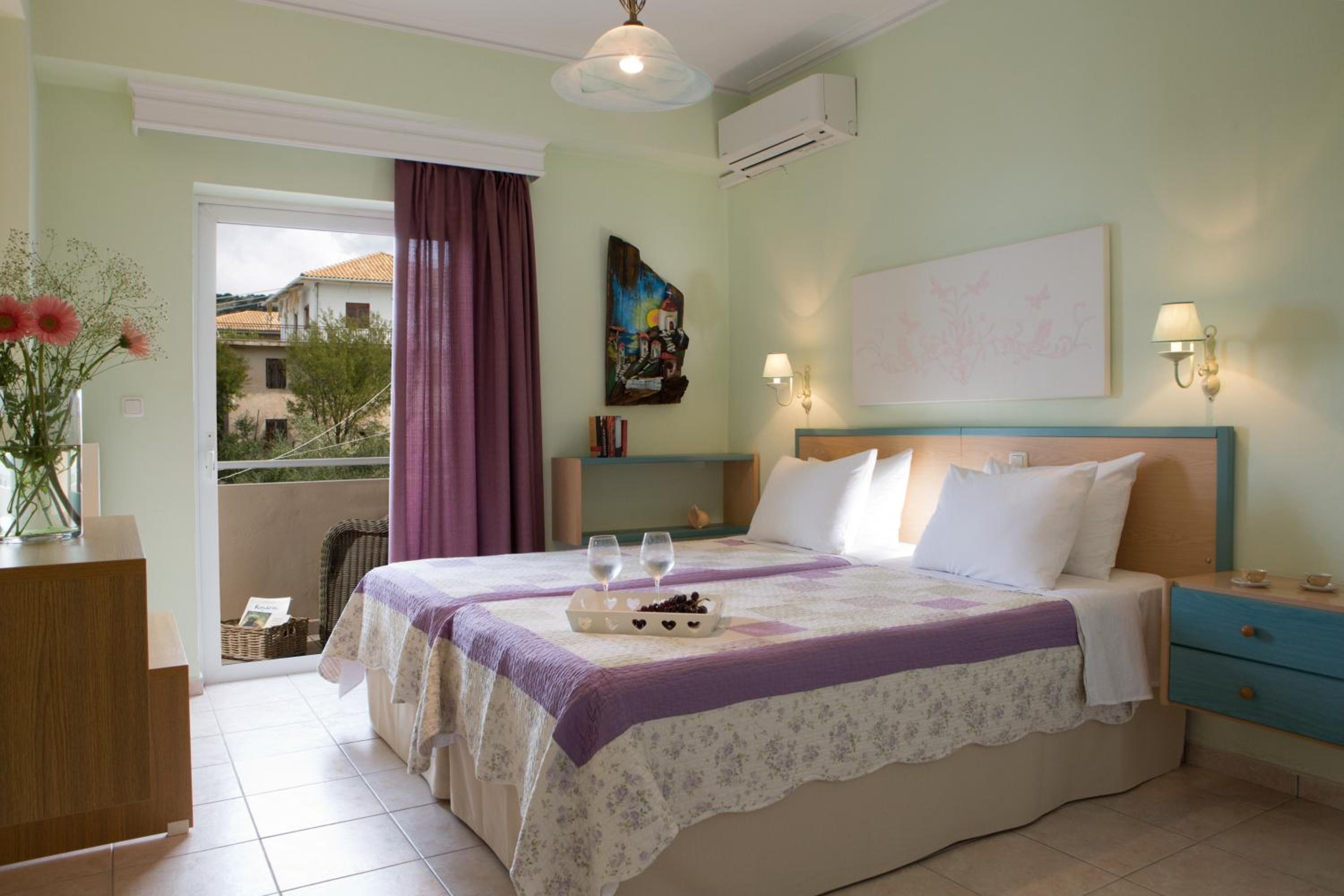 Three-Bedroom Apartment with Sea View photo 2