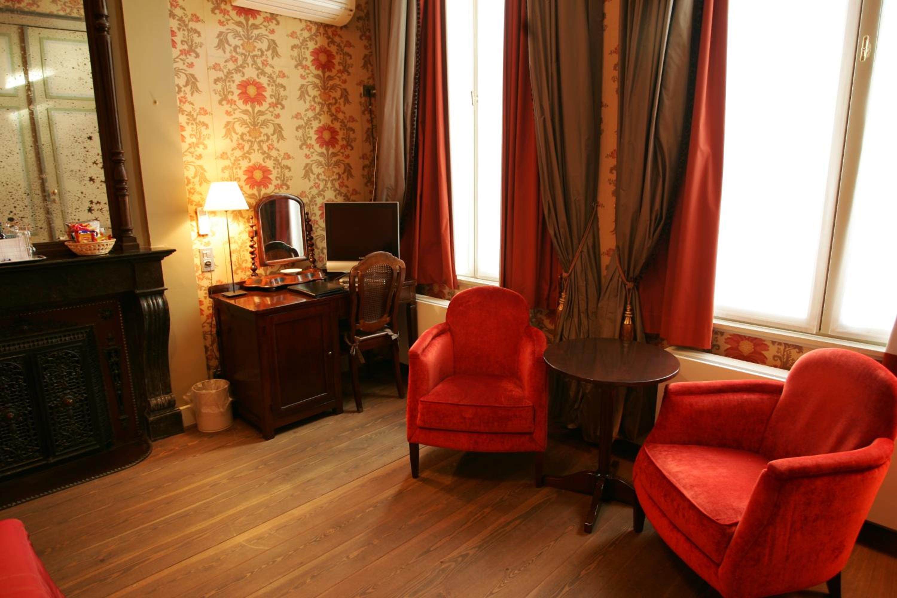 Deluxe Double Room - Photo 19