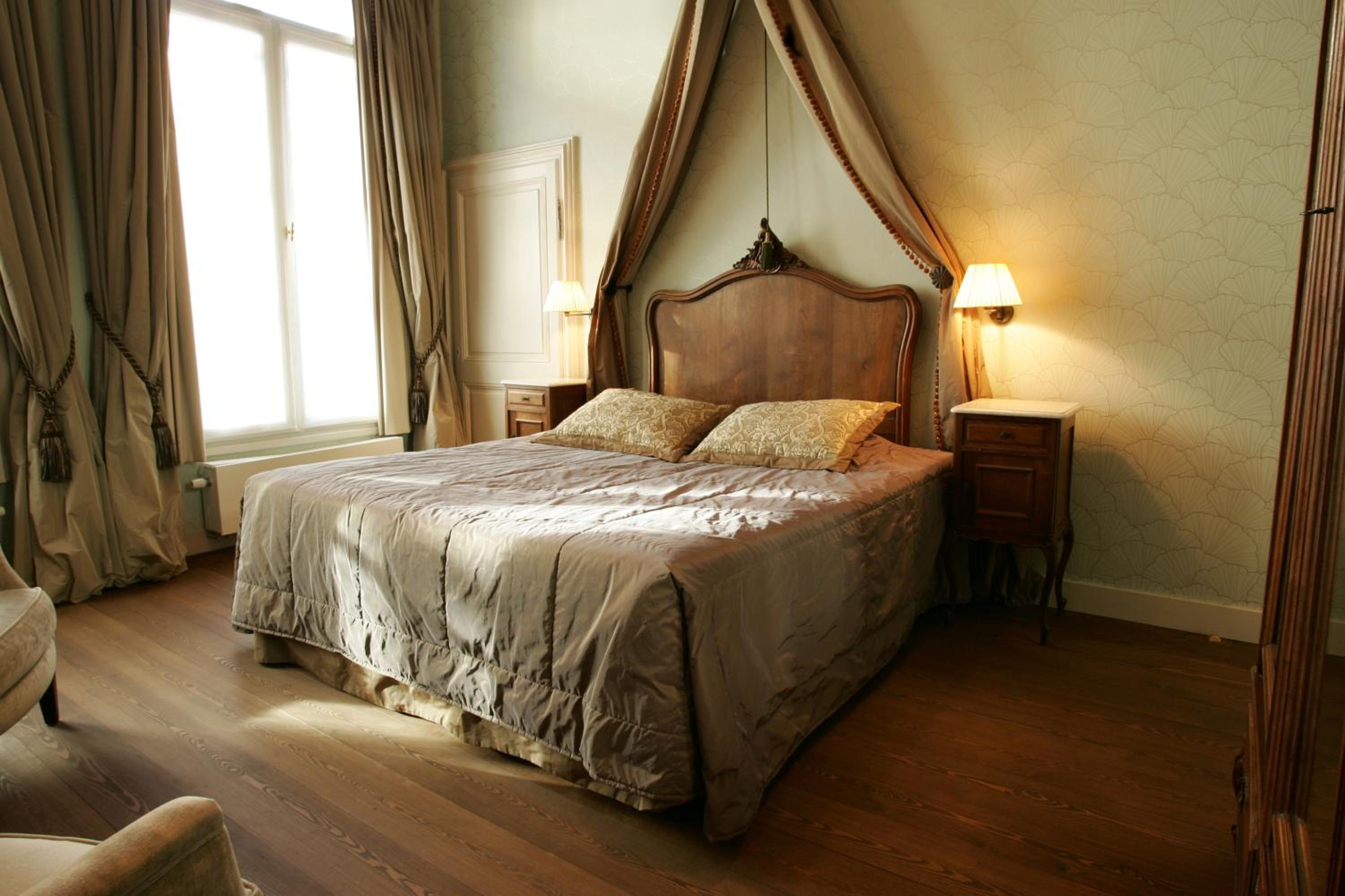 Deluxe Double Room - Photo 24