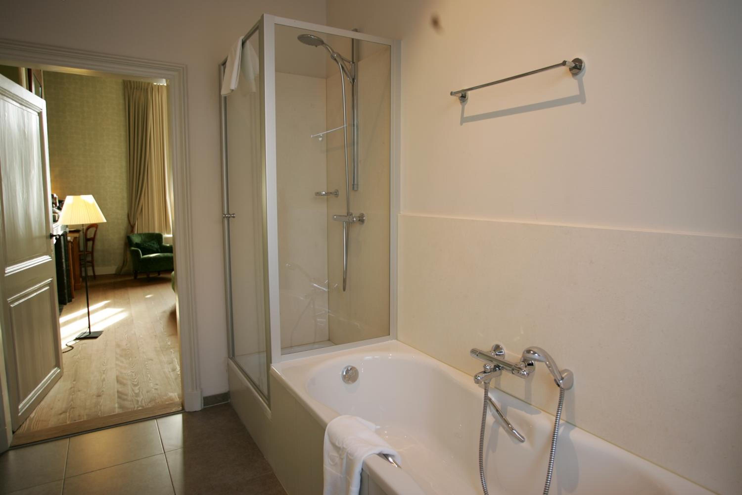 Deluxe Double Room - Photo 8