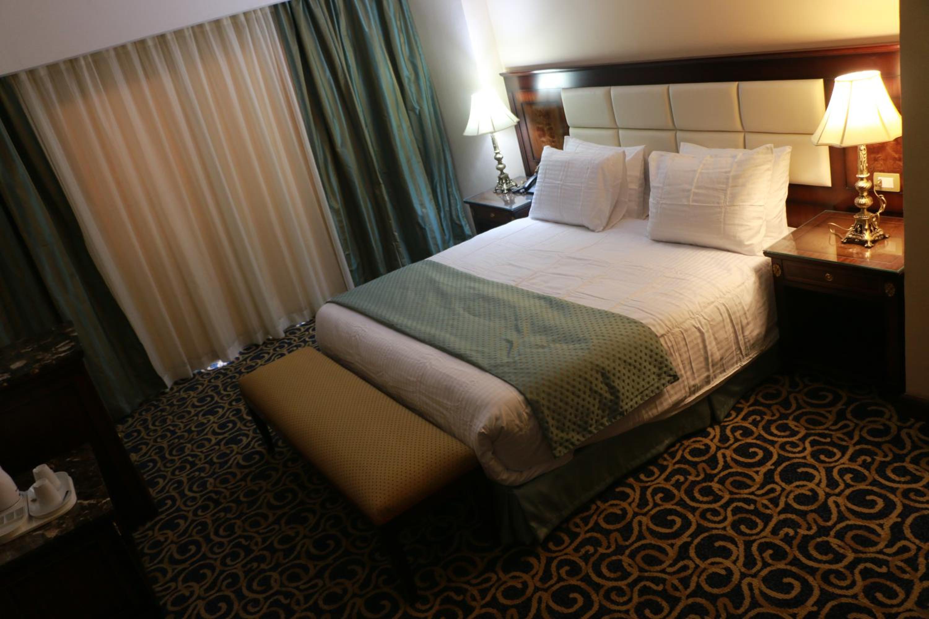 Deluxe King Room photo 2