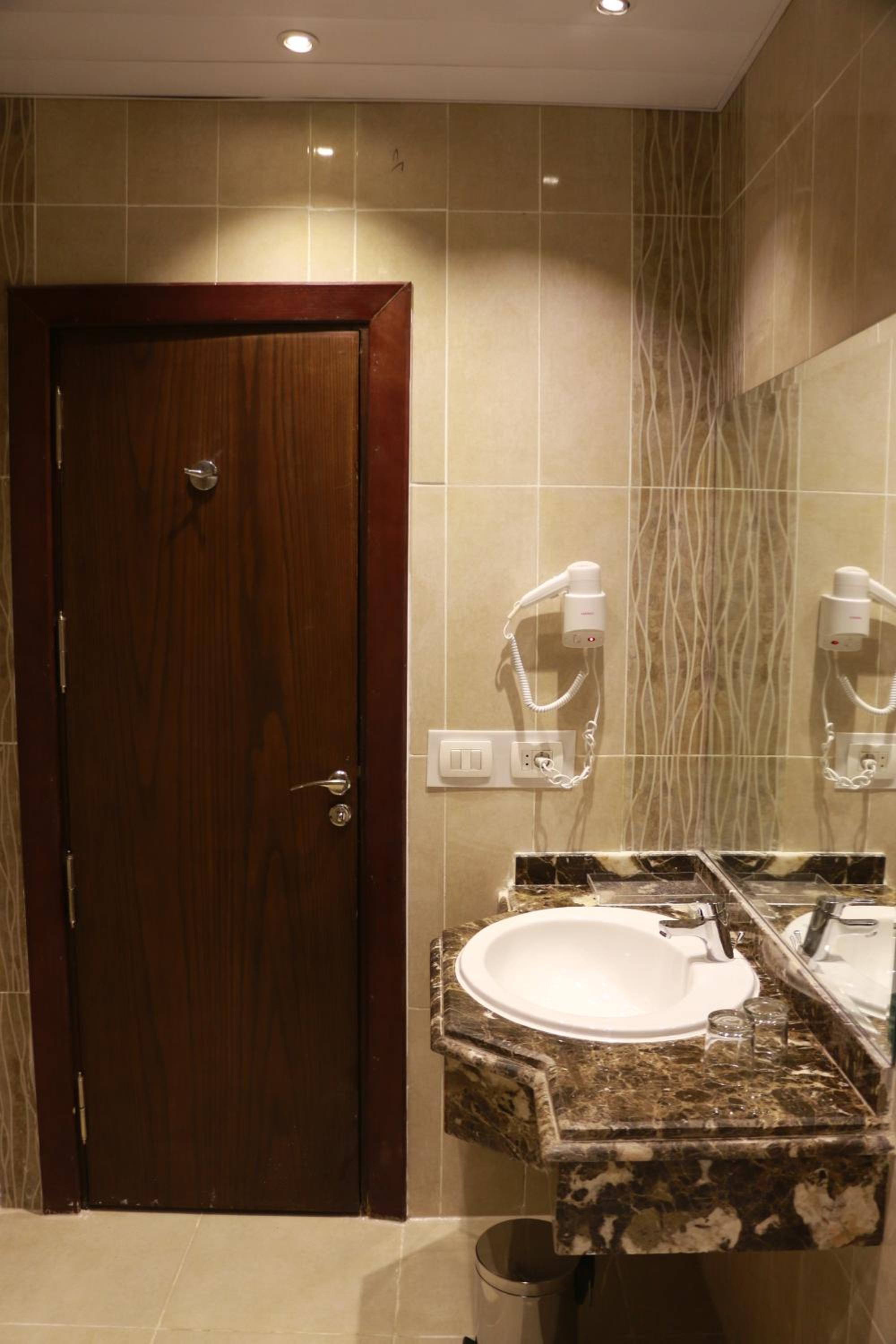 Quadruple Room with Balcony photo 2