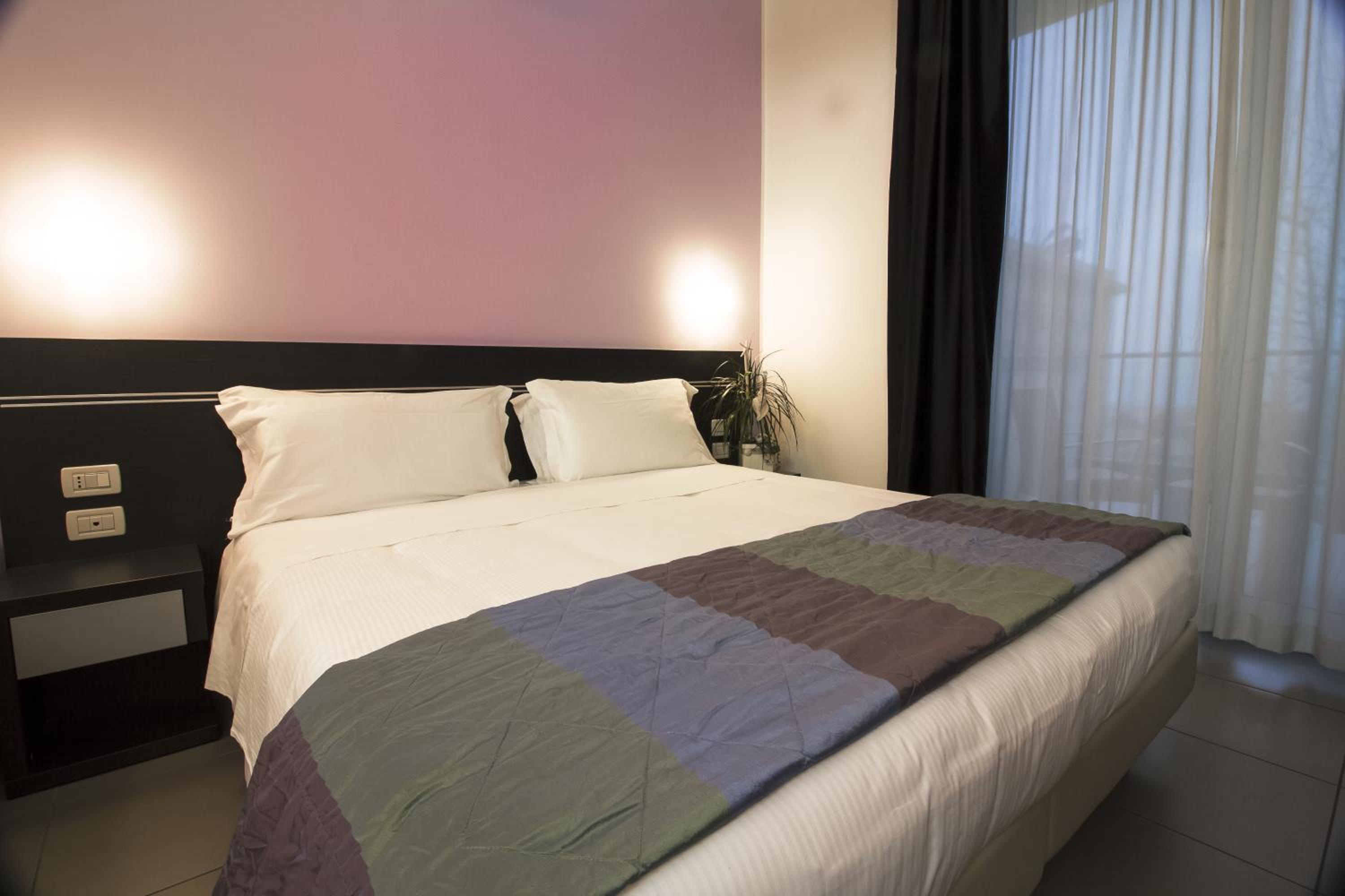 Classic Double or Twin Room with Spa Access photo 1
