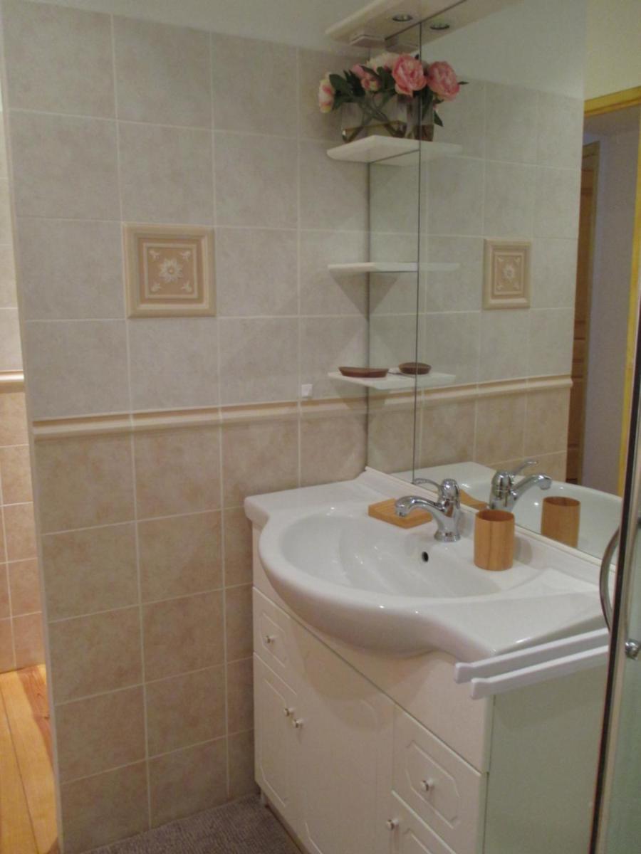 One-Bedroom House photo 1