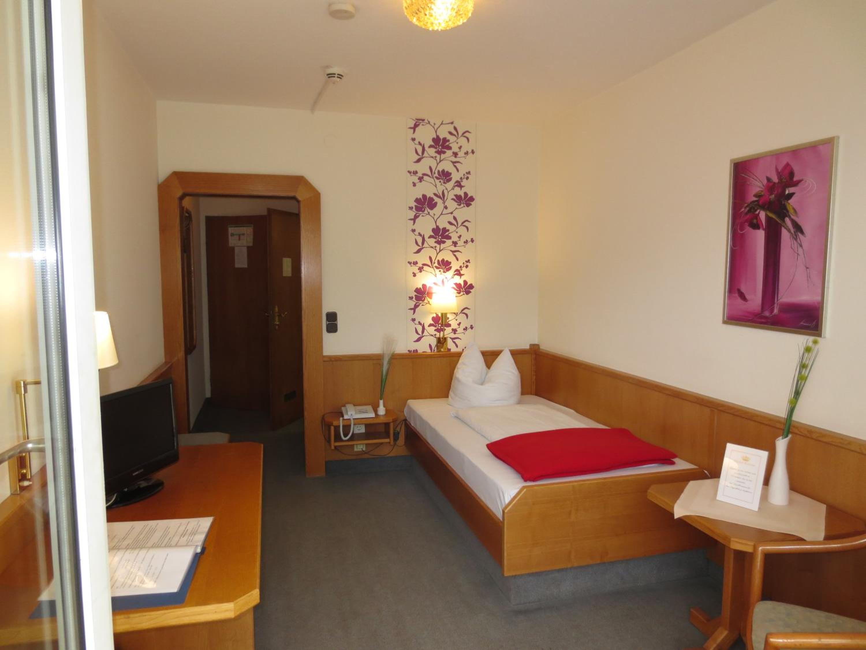 Single Room with Balcony photo 3
