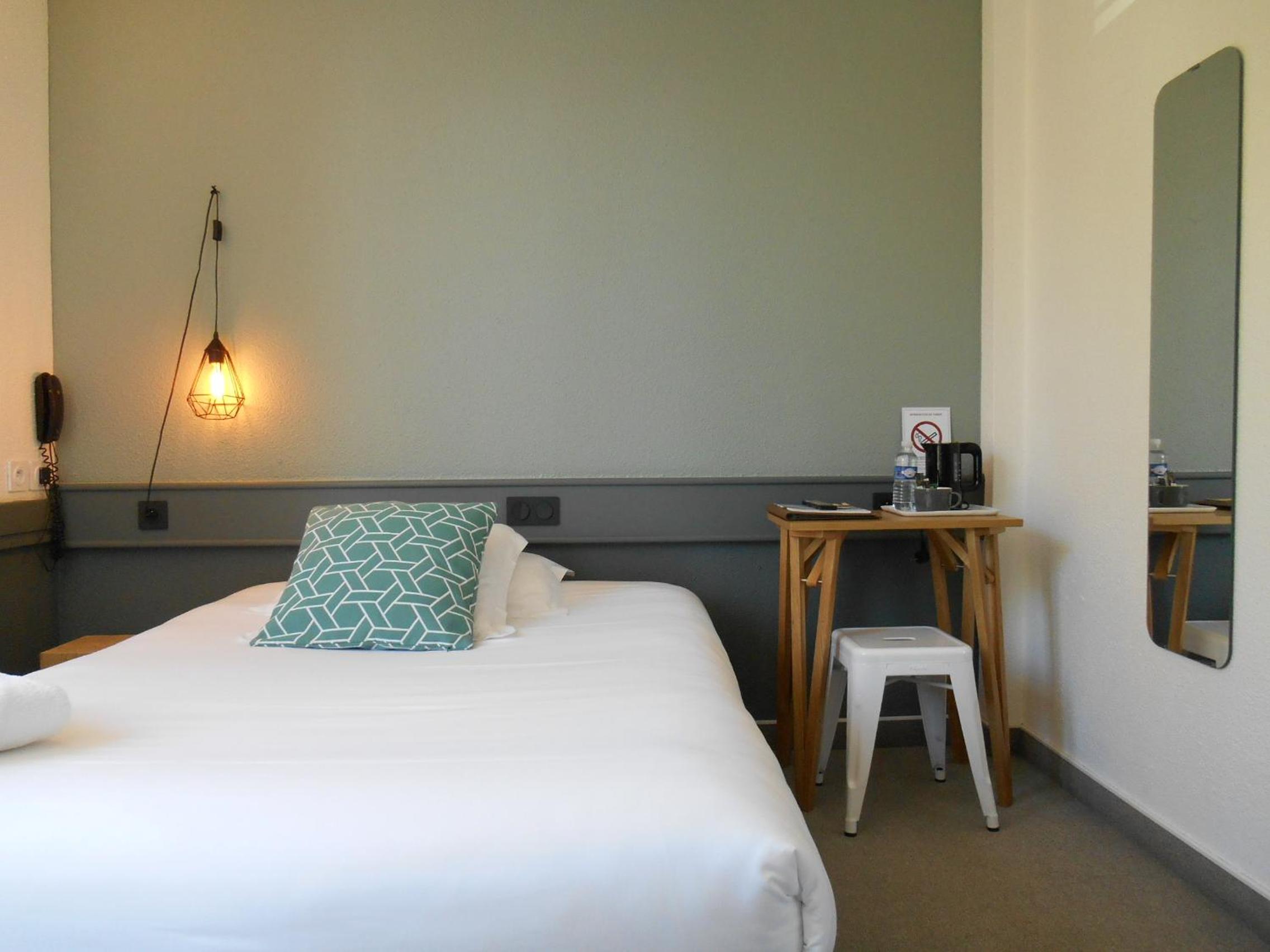Single Room - Photo 1
