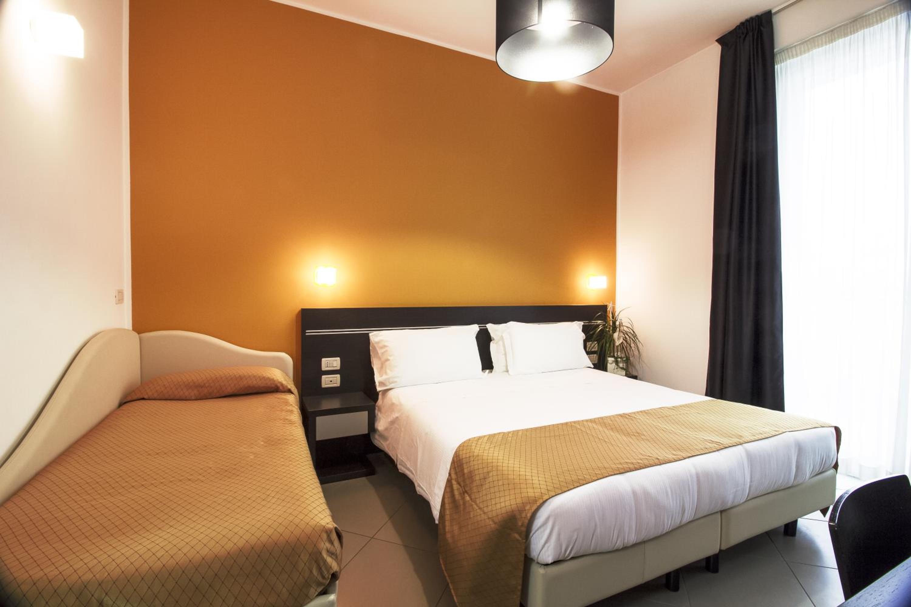 Classic Triple Room - Photo 2
