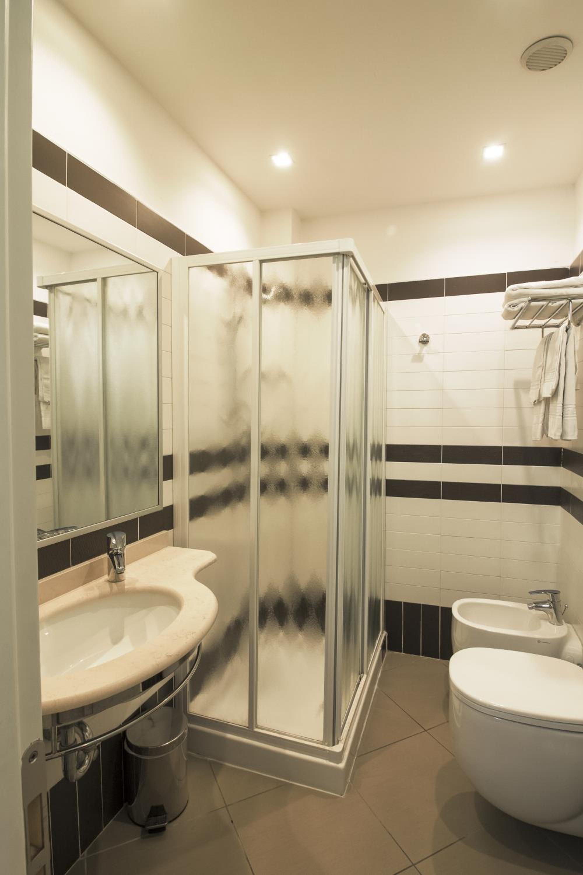Economy Double or Twin Room - Ground Floor - Photo 2