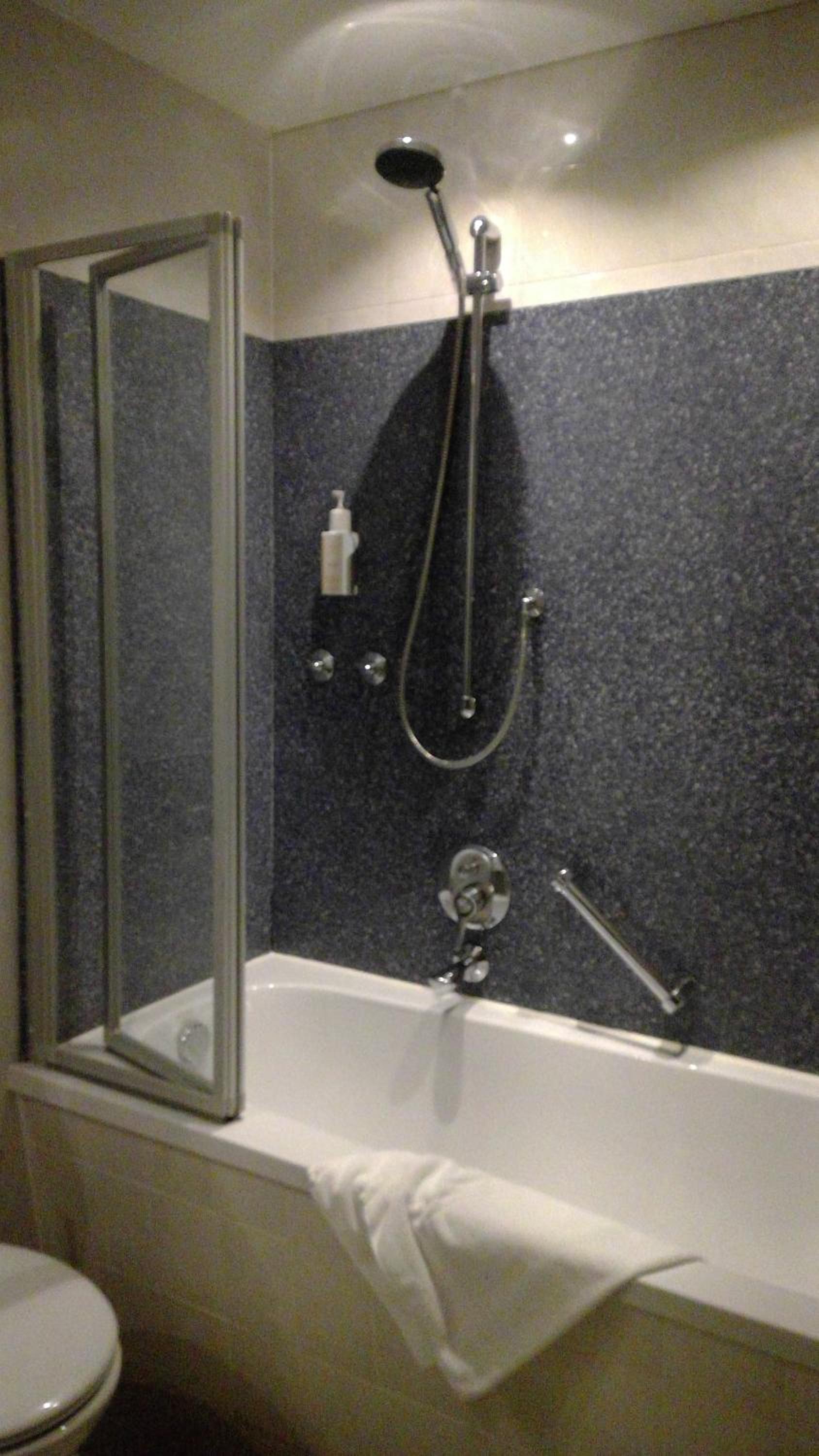 Double Room - Photo 9