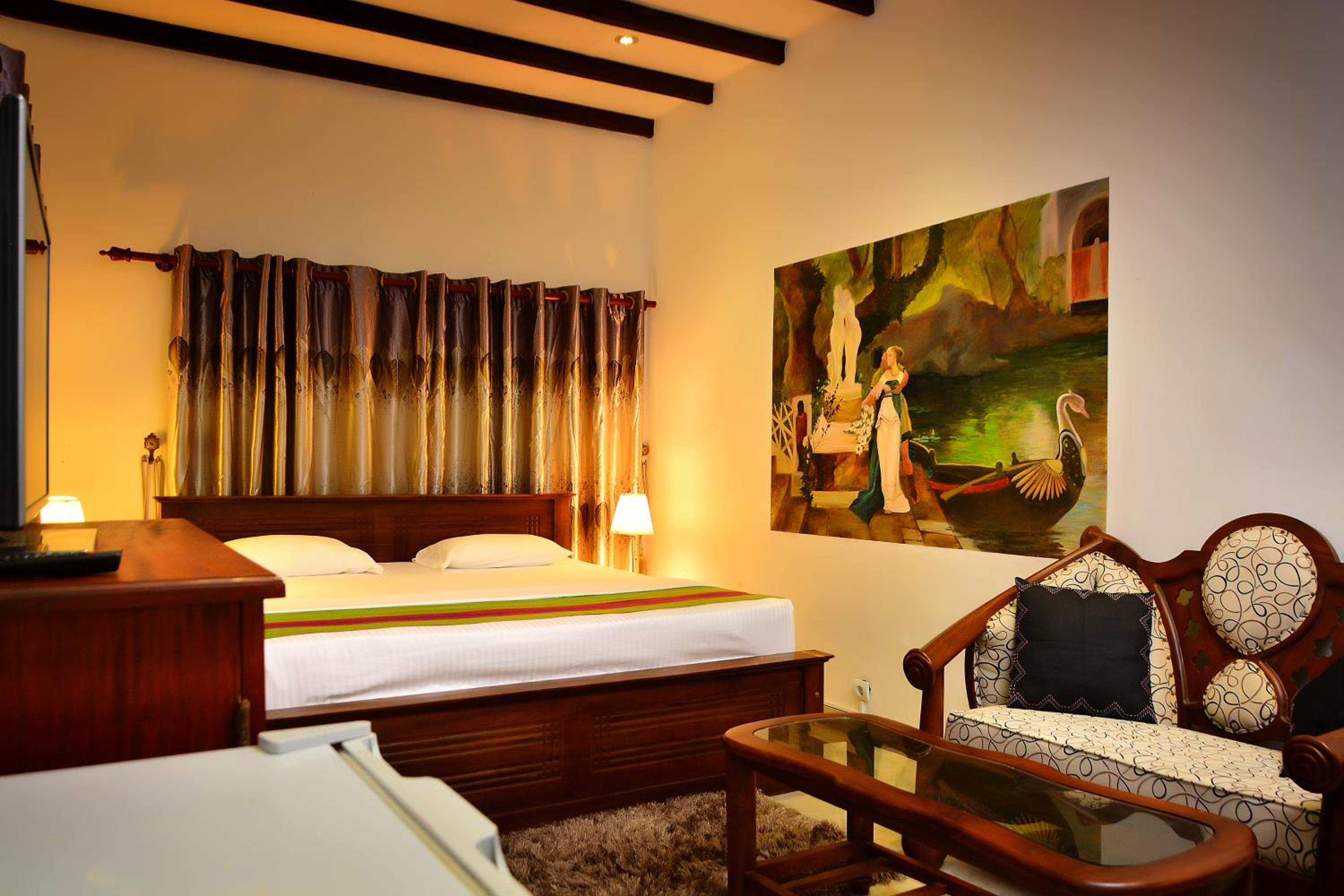 King Room with Two King Beds photo 3