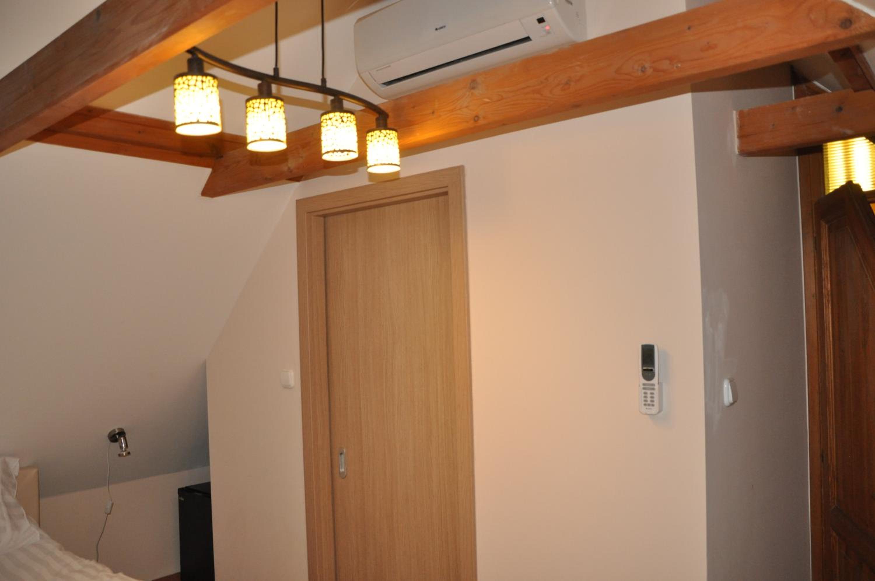 Standard Double Room - Photo 5