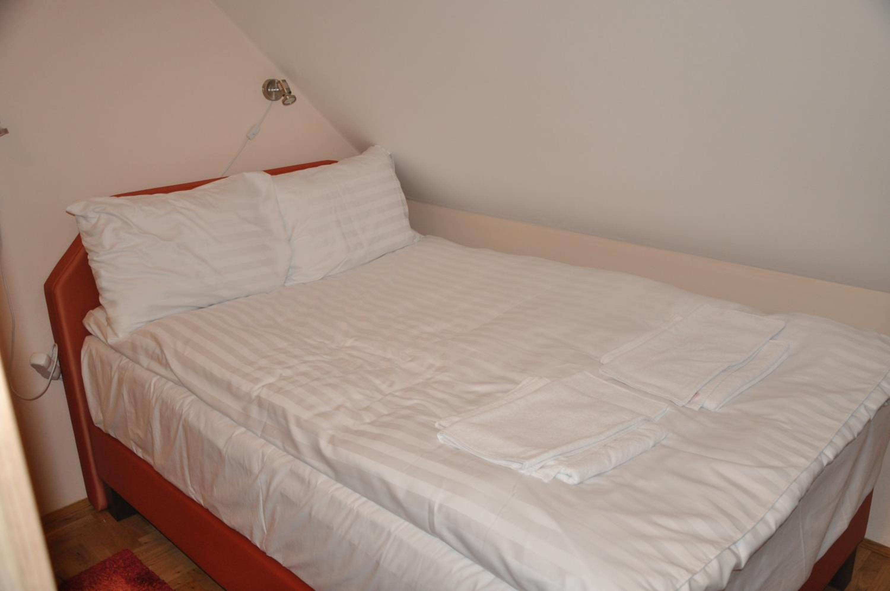 Economy Double Room - Photo 5