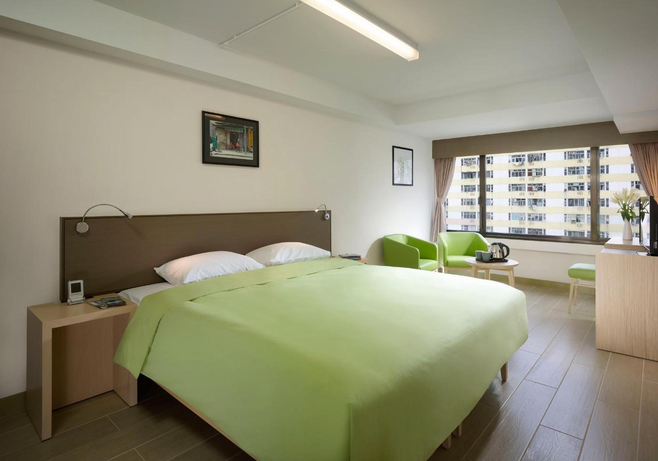 Double or Twin Room (Random Bedding)