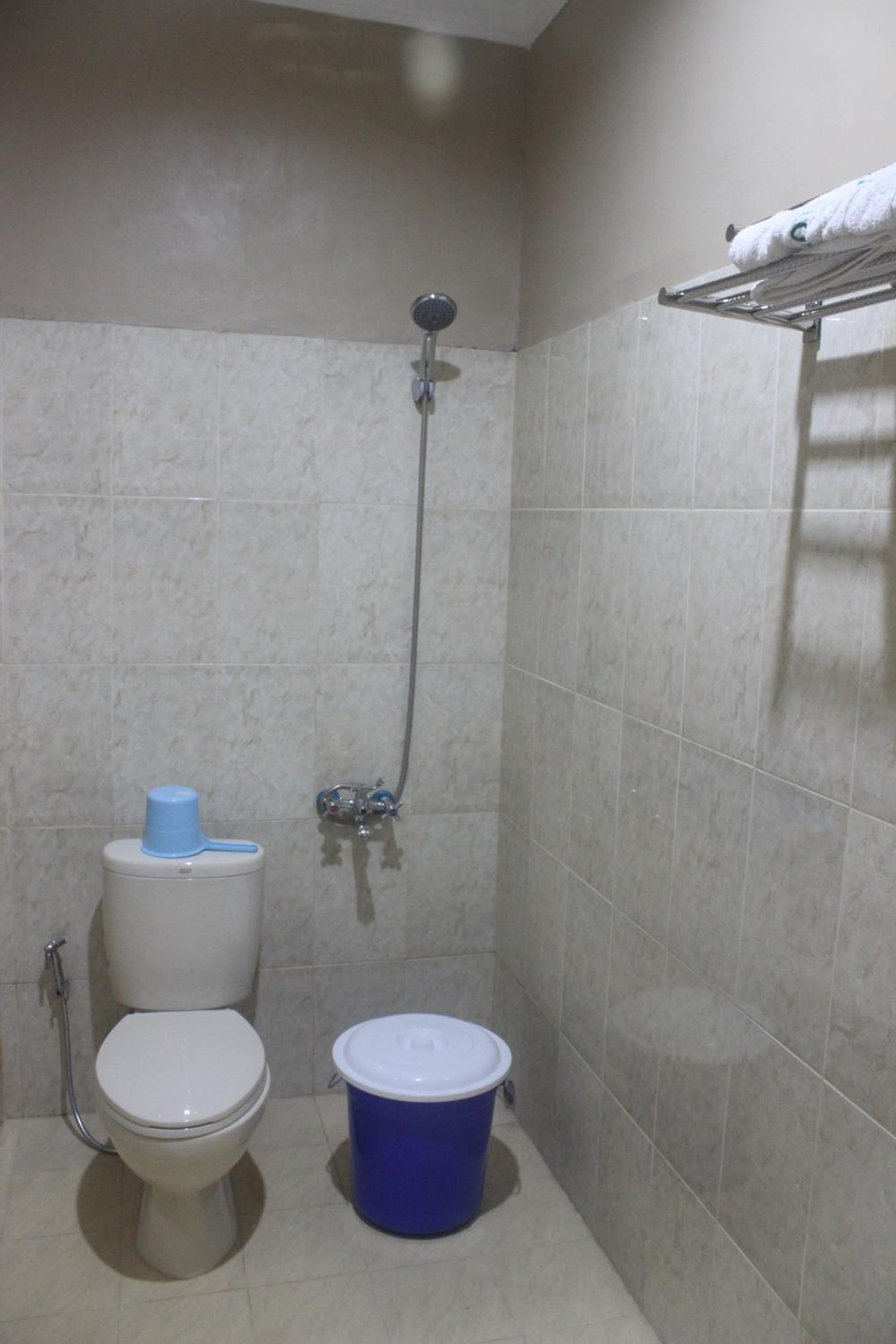 Deluxe Double Room (2 Adults + 1 Child) - Photo 3