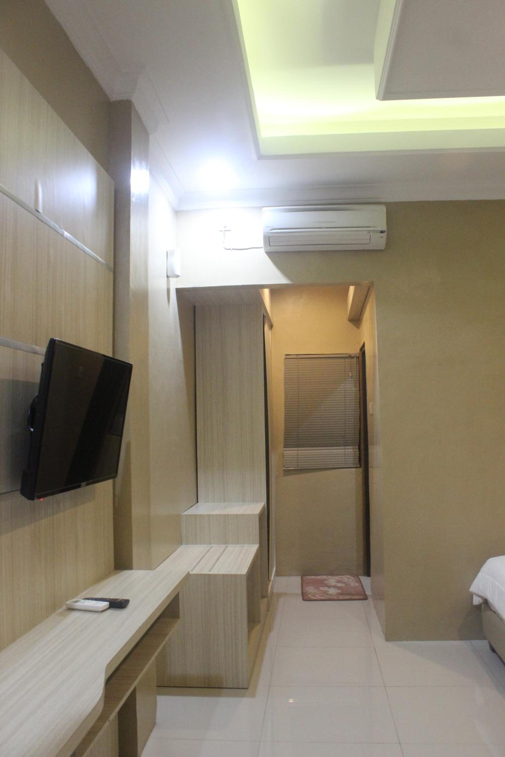 Family Room - Photo 3