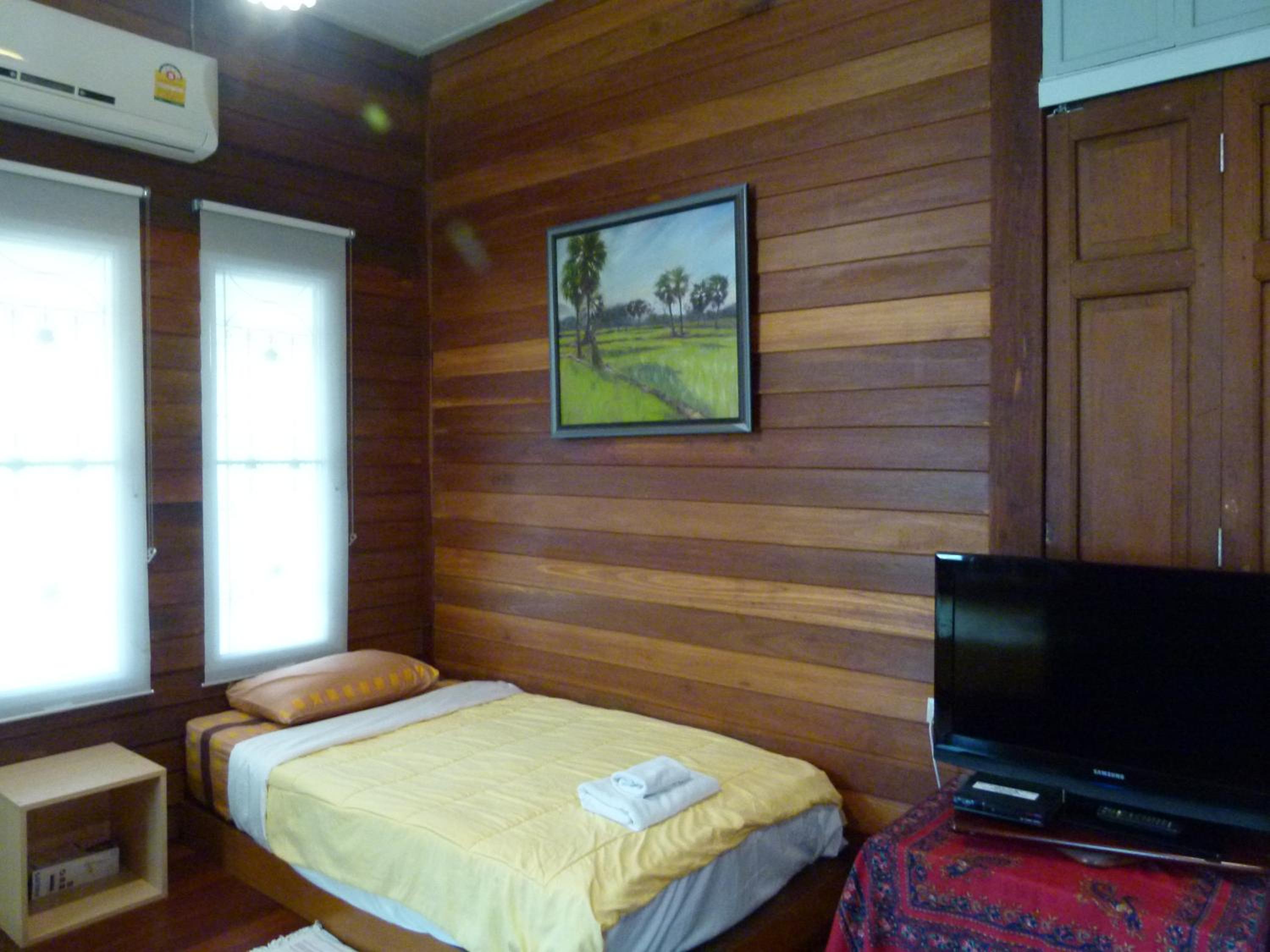 Basic Triple Room photo 3