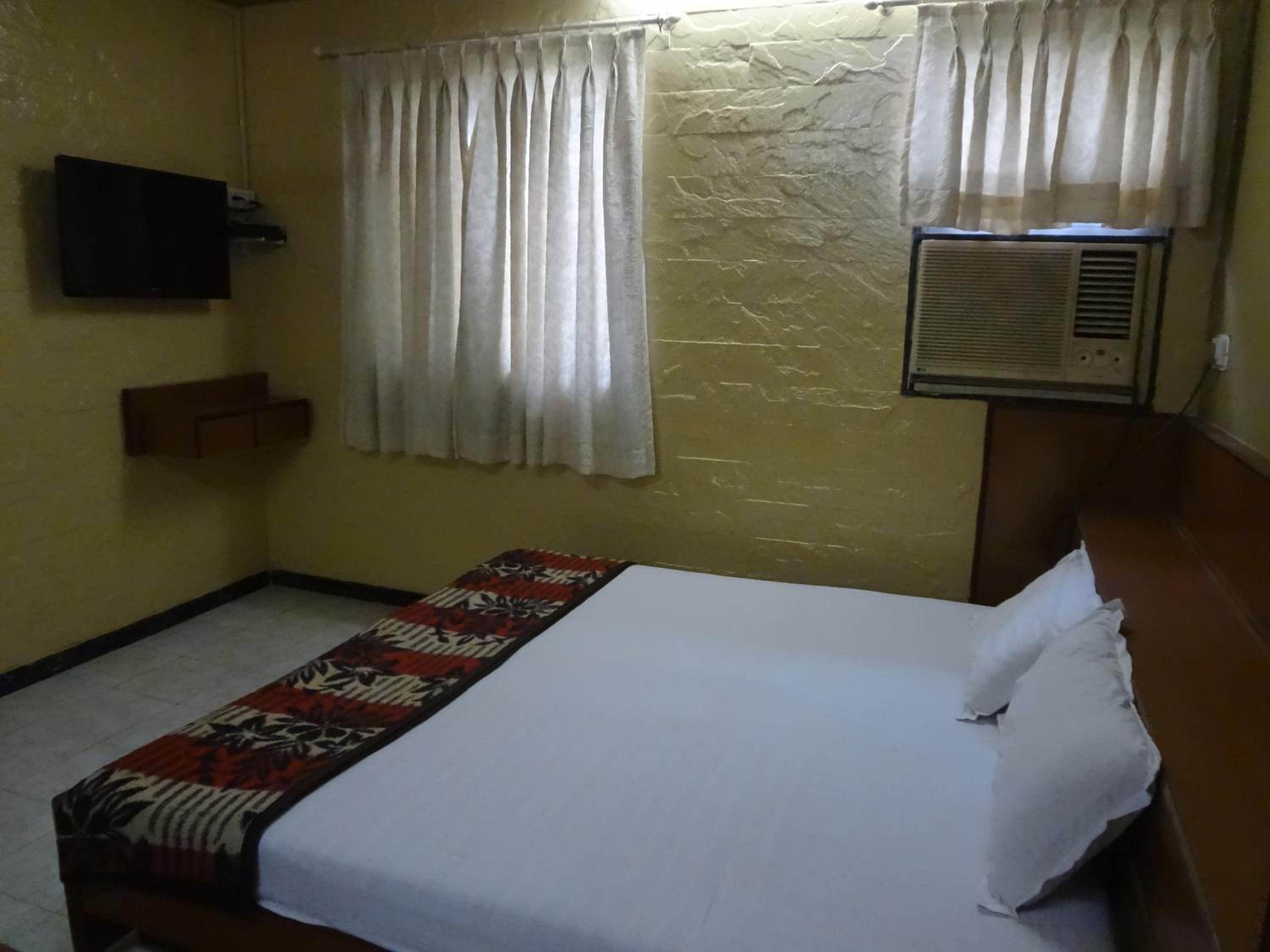 Deluxe Double Room - Photo 14