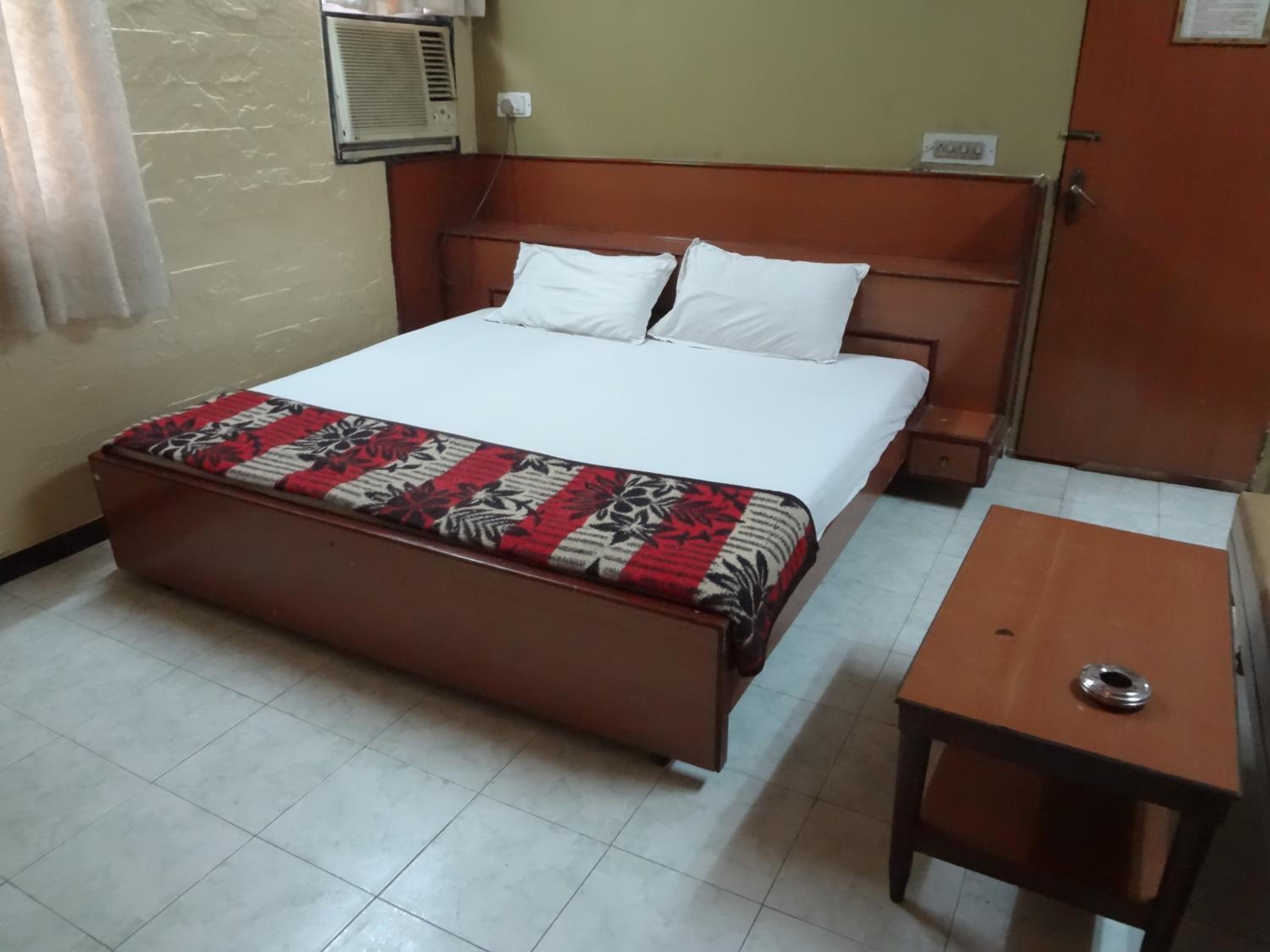 Deluxe Double Room - Photo 13