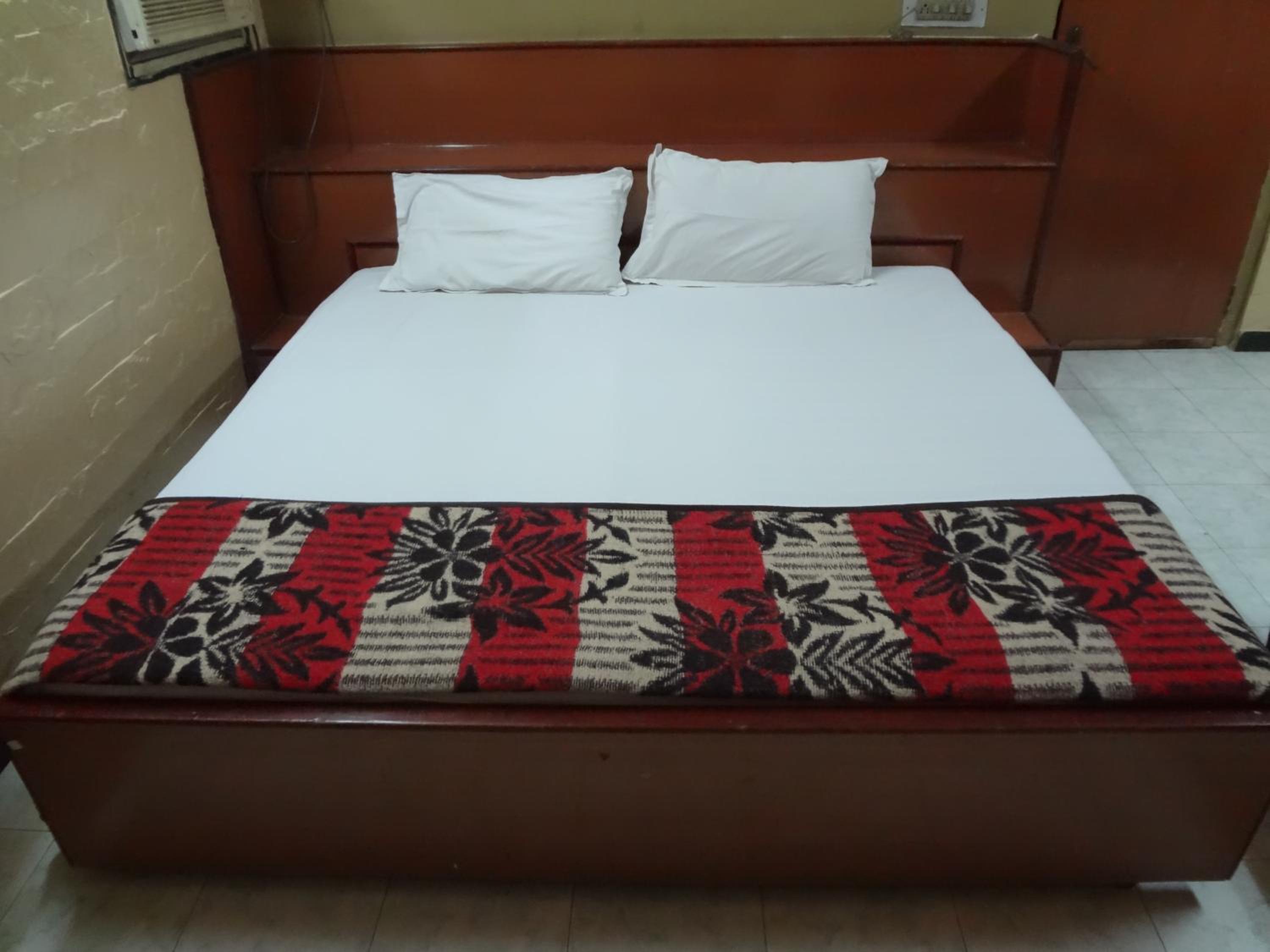 Deluxe Double Room - Photo 12