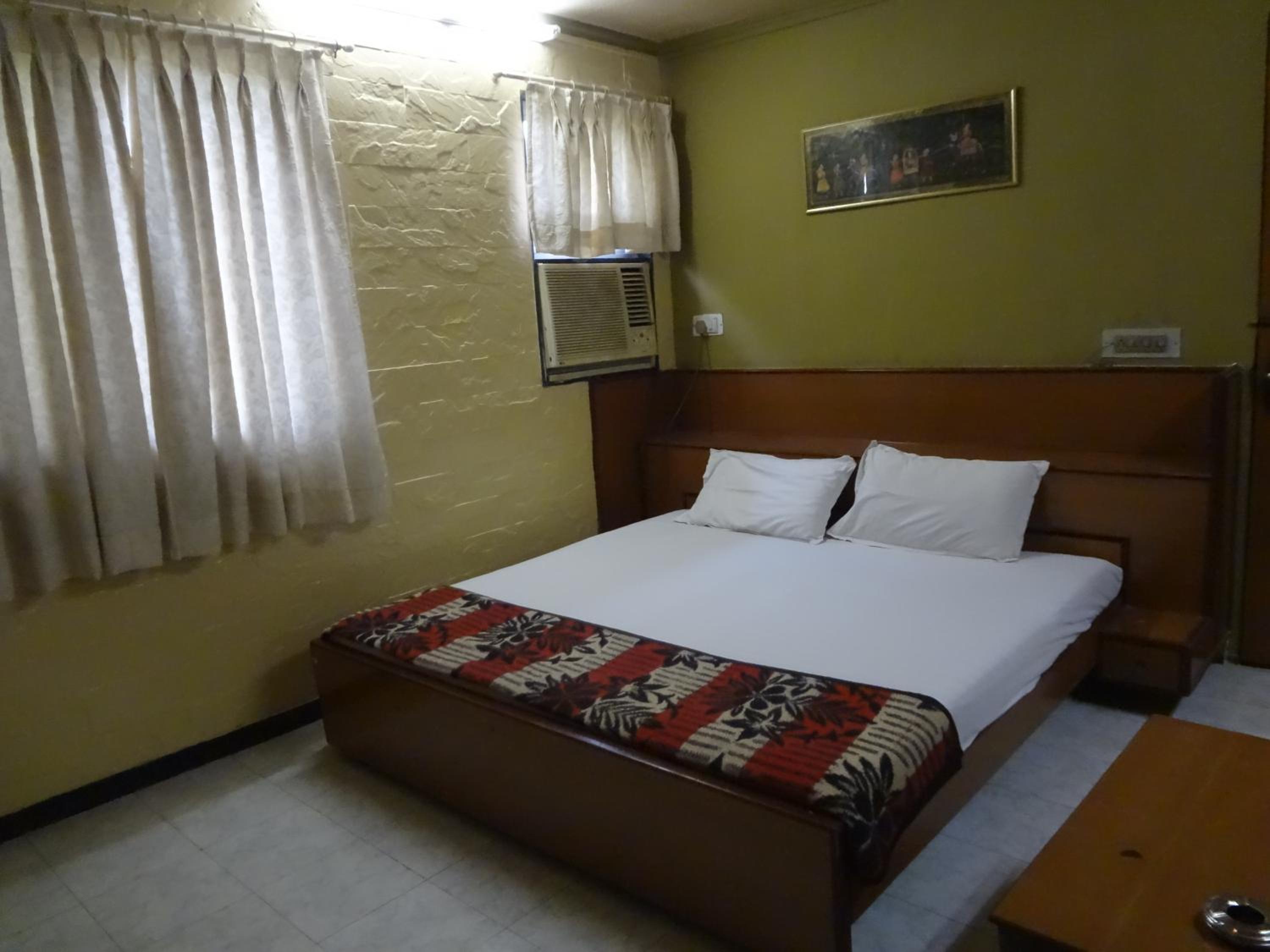 Deluxe Double Room - Photo 9