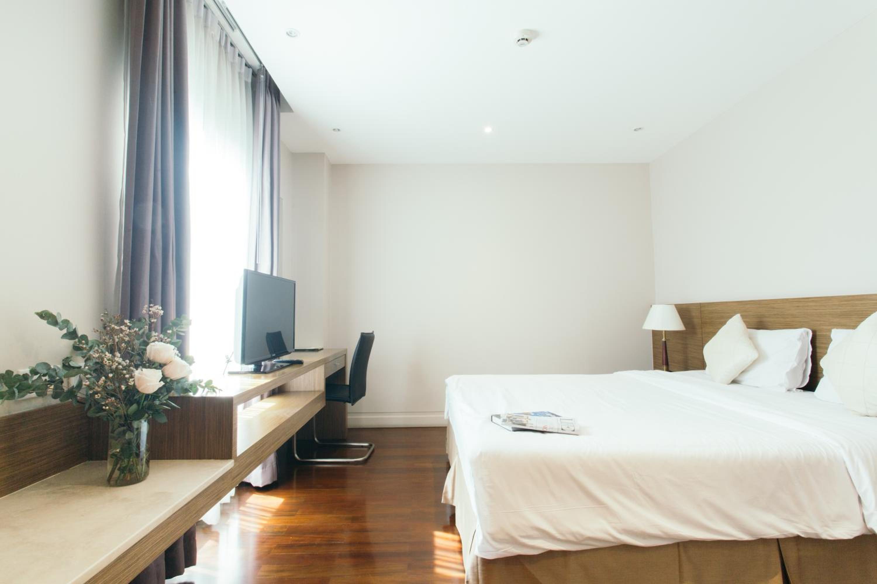 Standard Double Room (1 Big Bed) photo 2