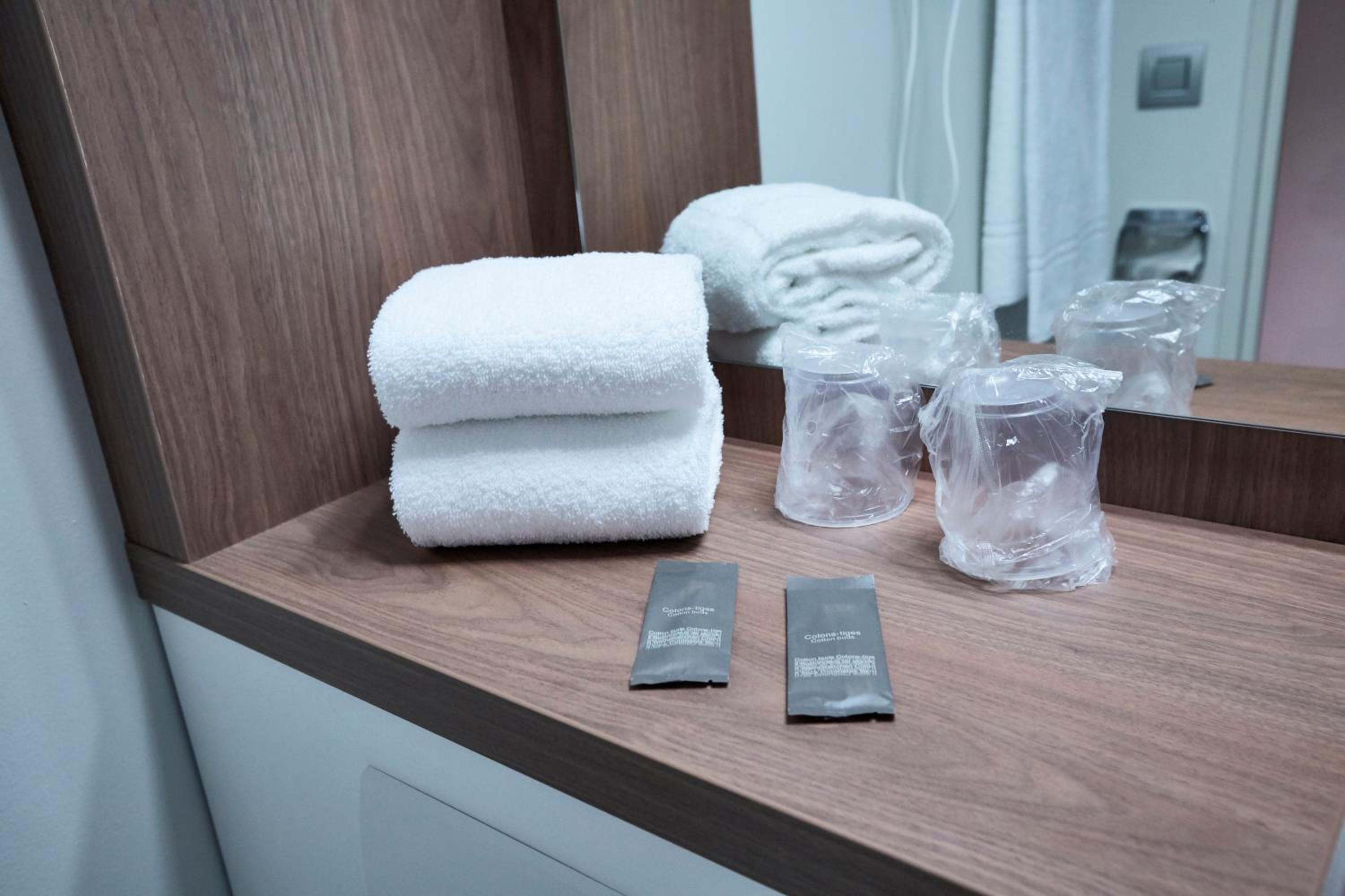 Standard Double Room - Photo 2