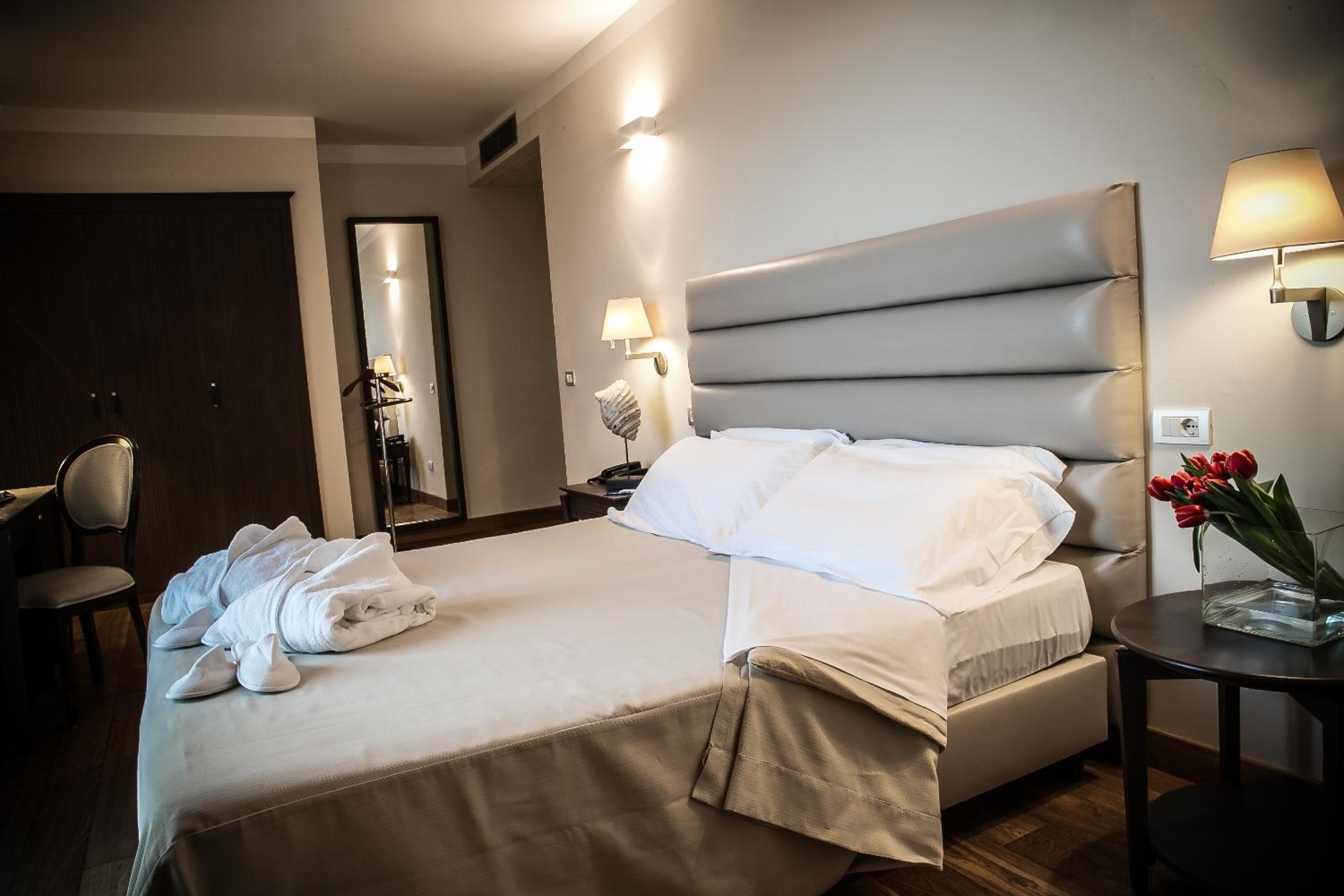 Classic Double Room - Photo 1