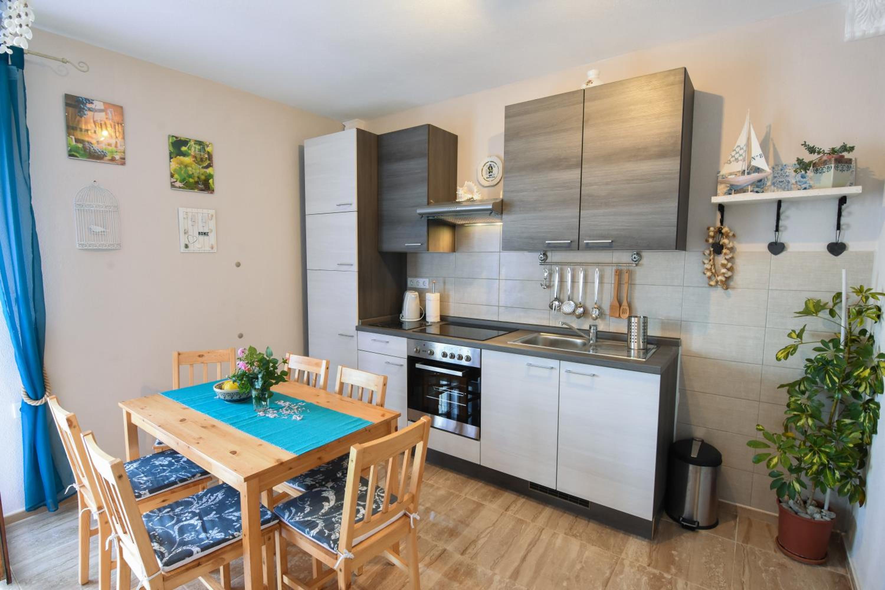 Apartment with Terrace photo 3