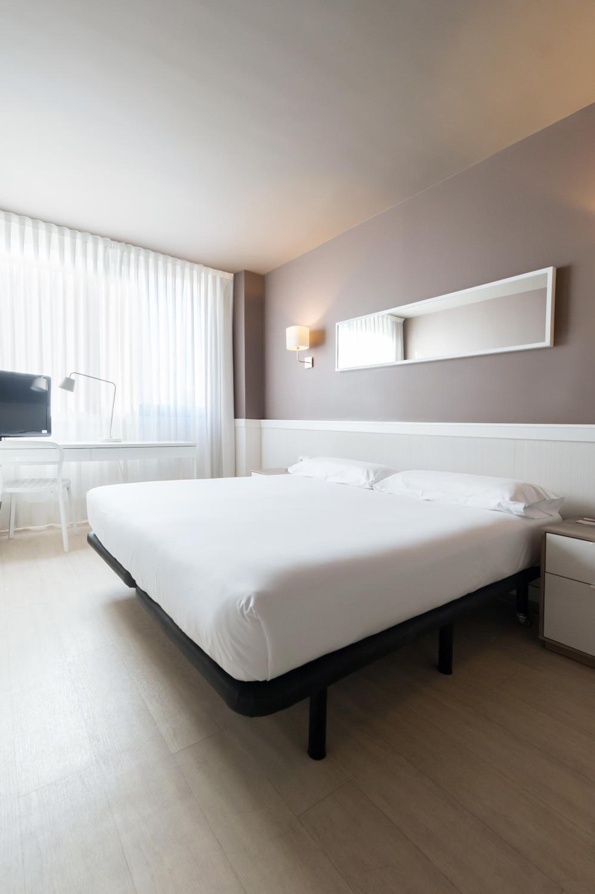 Superior Double or Twin Room photo 3