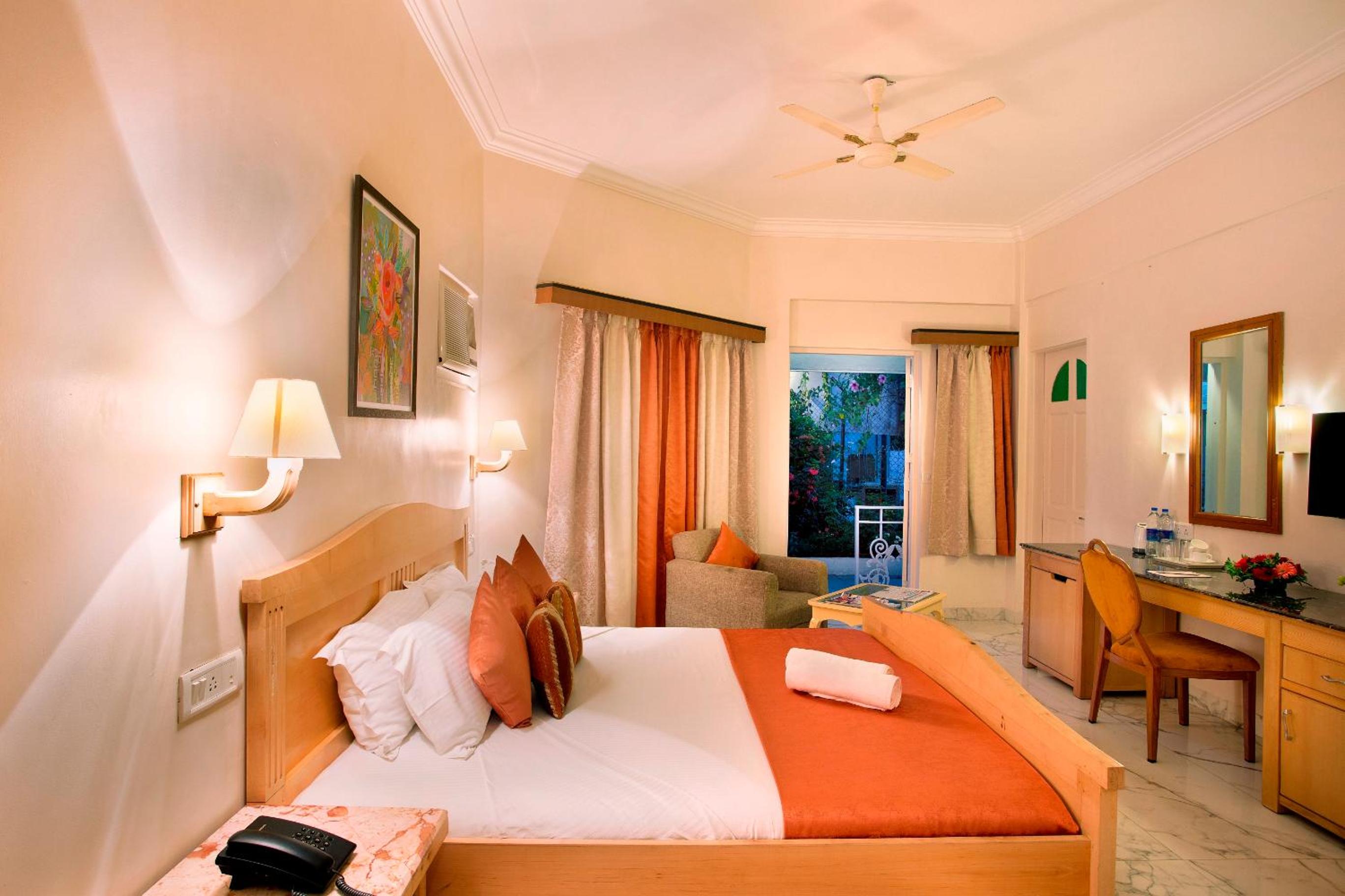 Deluxe Double or Twin Room photo 2