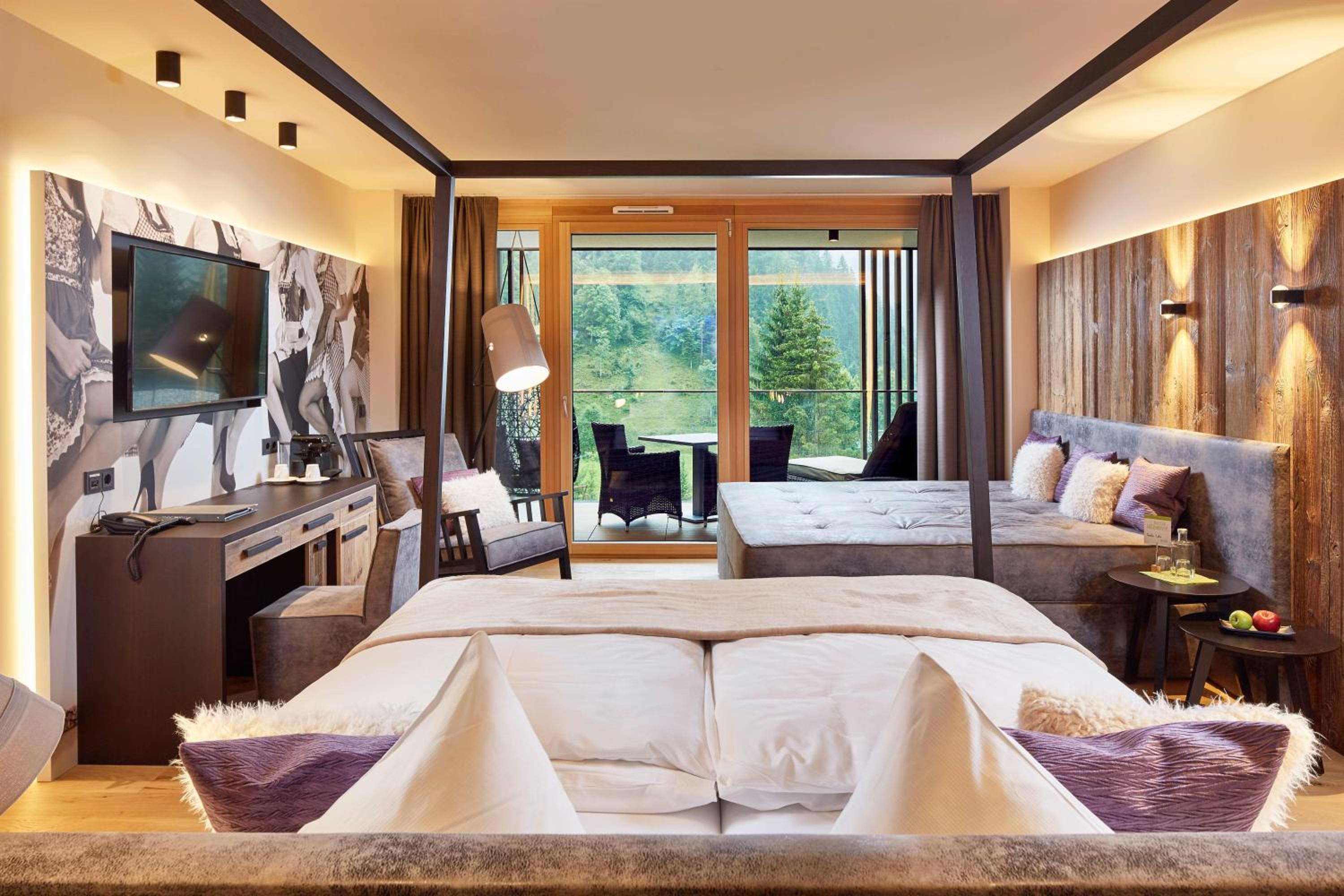 Suite with Loggia and Mountain View photo 2
