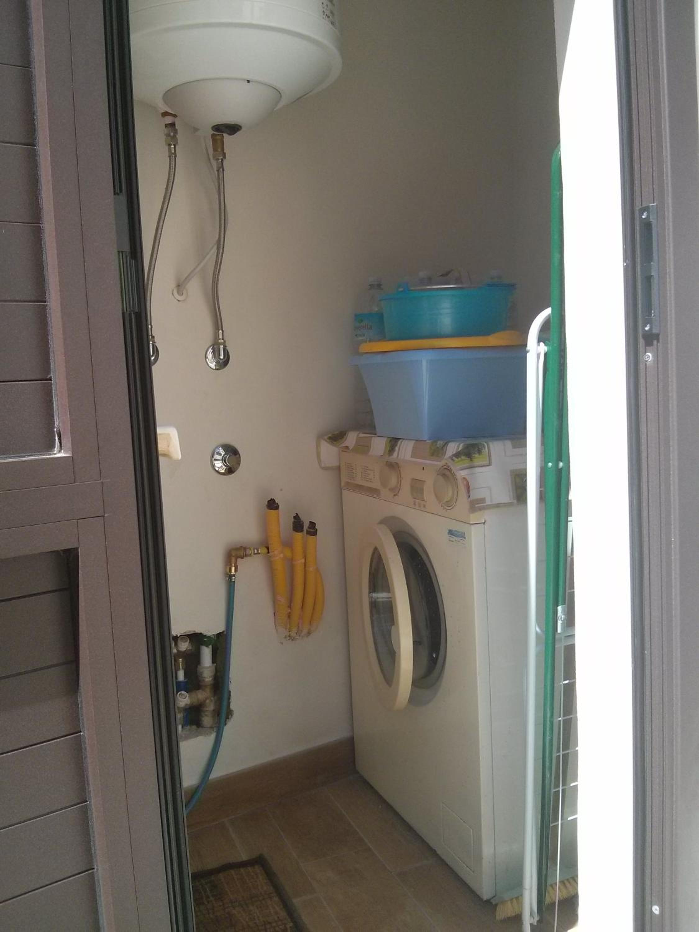 One-Bedroom House - Photo 27