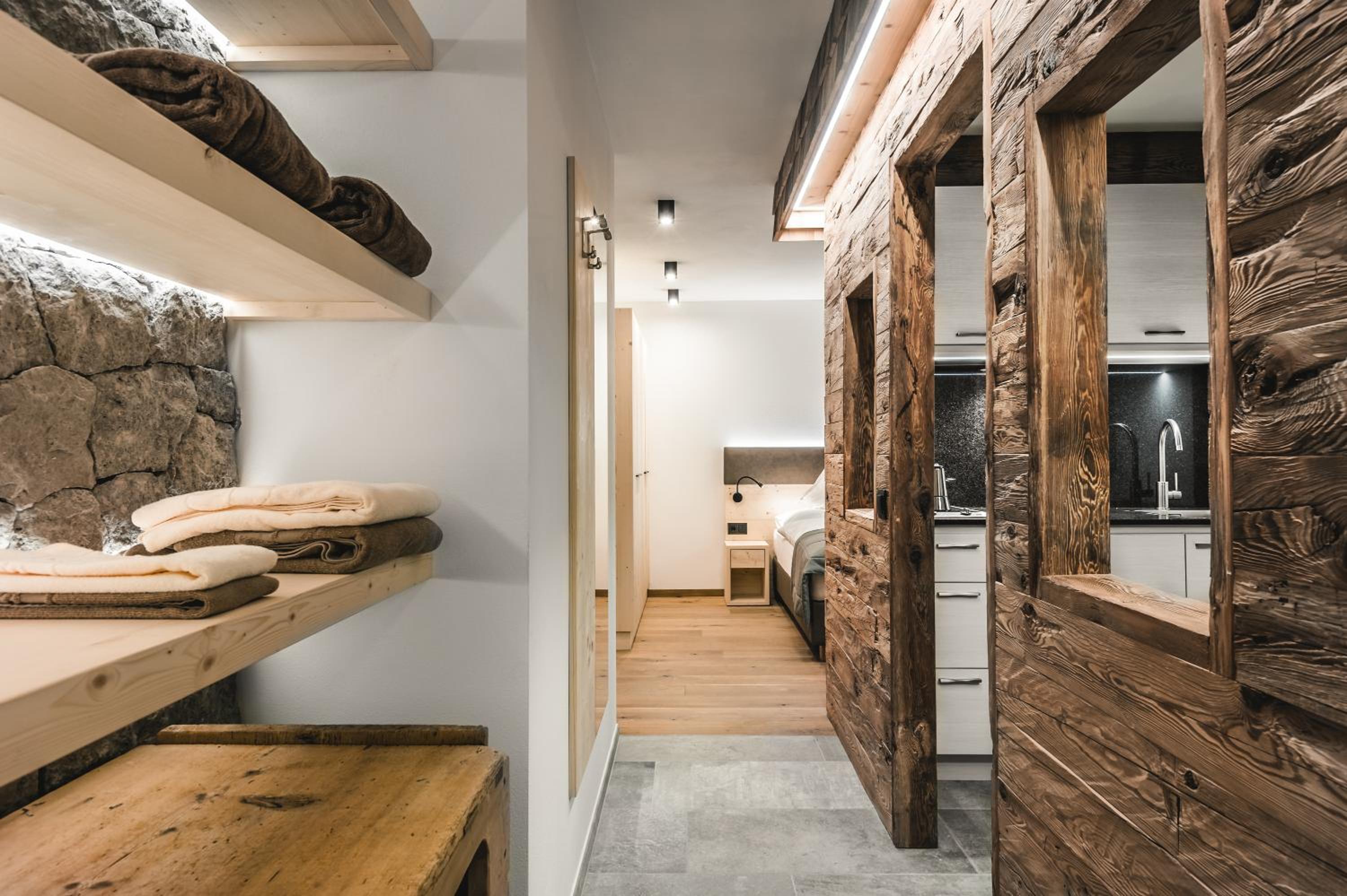 One-Bedroom Apartment - Photo 8
