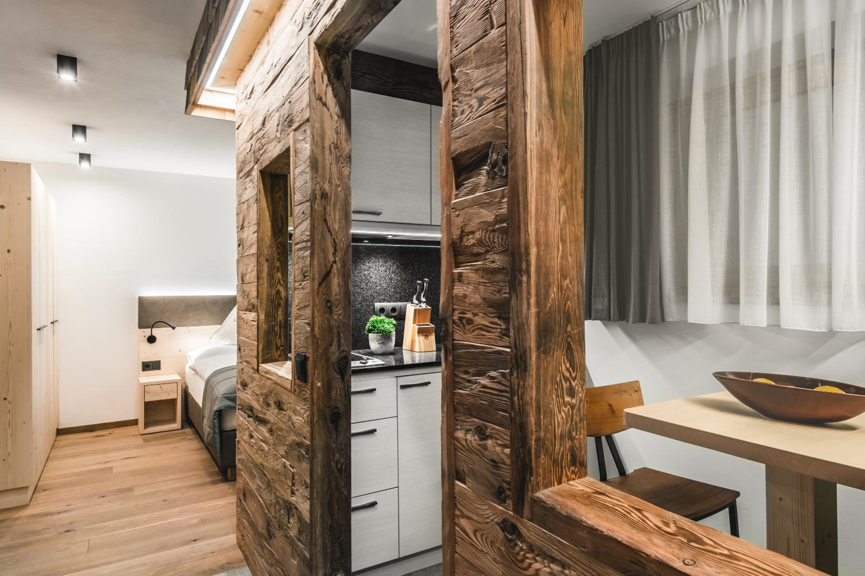 One-Bedroom Apartment - Photo 9
