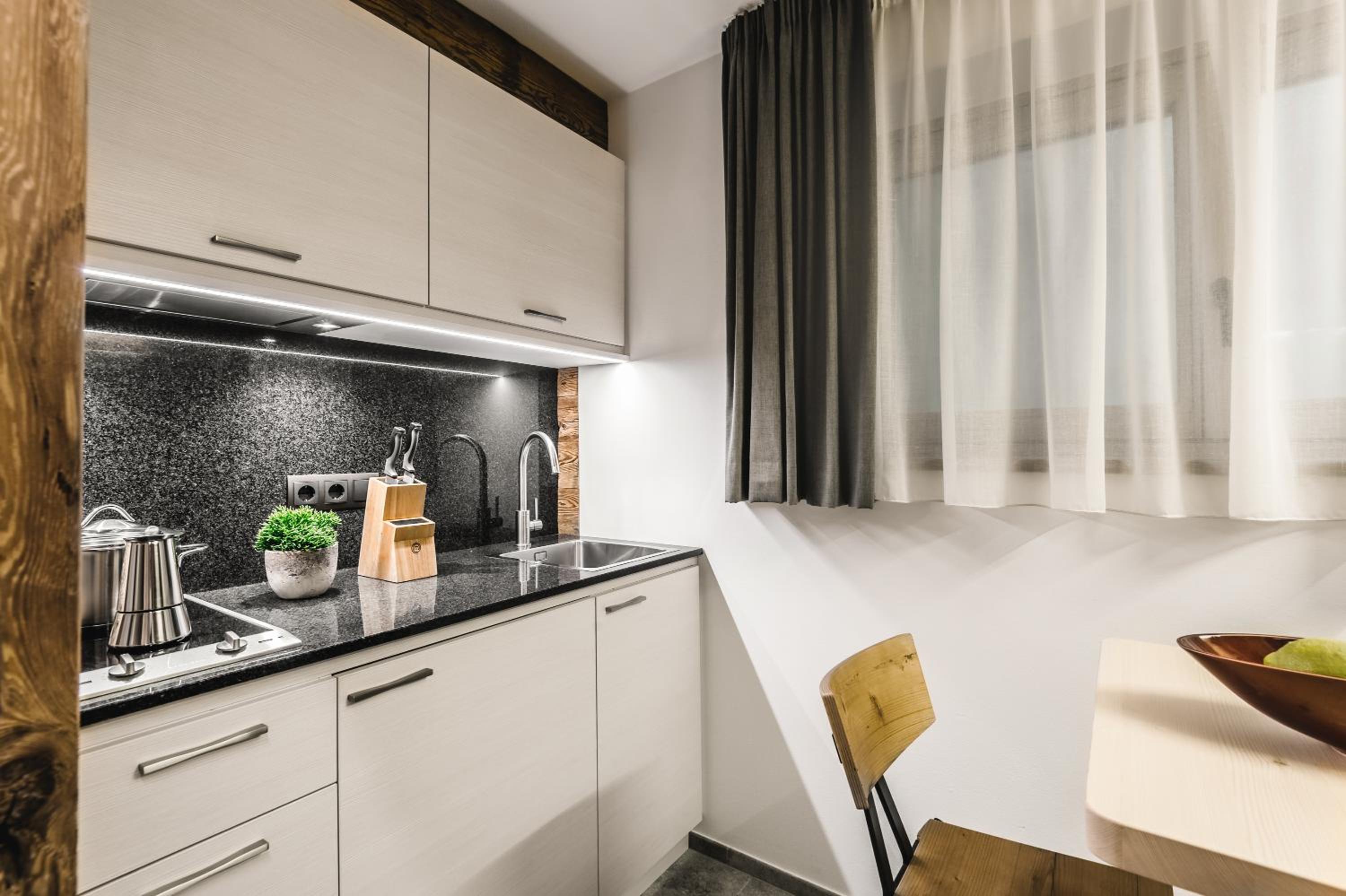 One-Bedroom Apartment - Photo 10