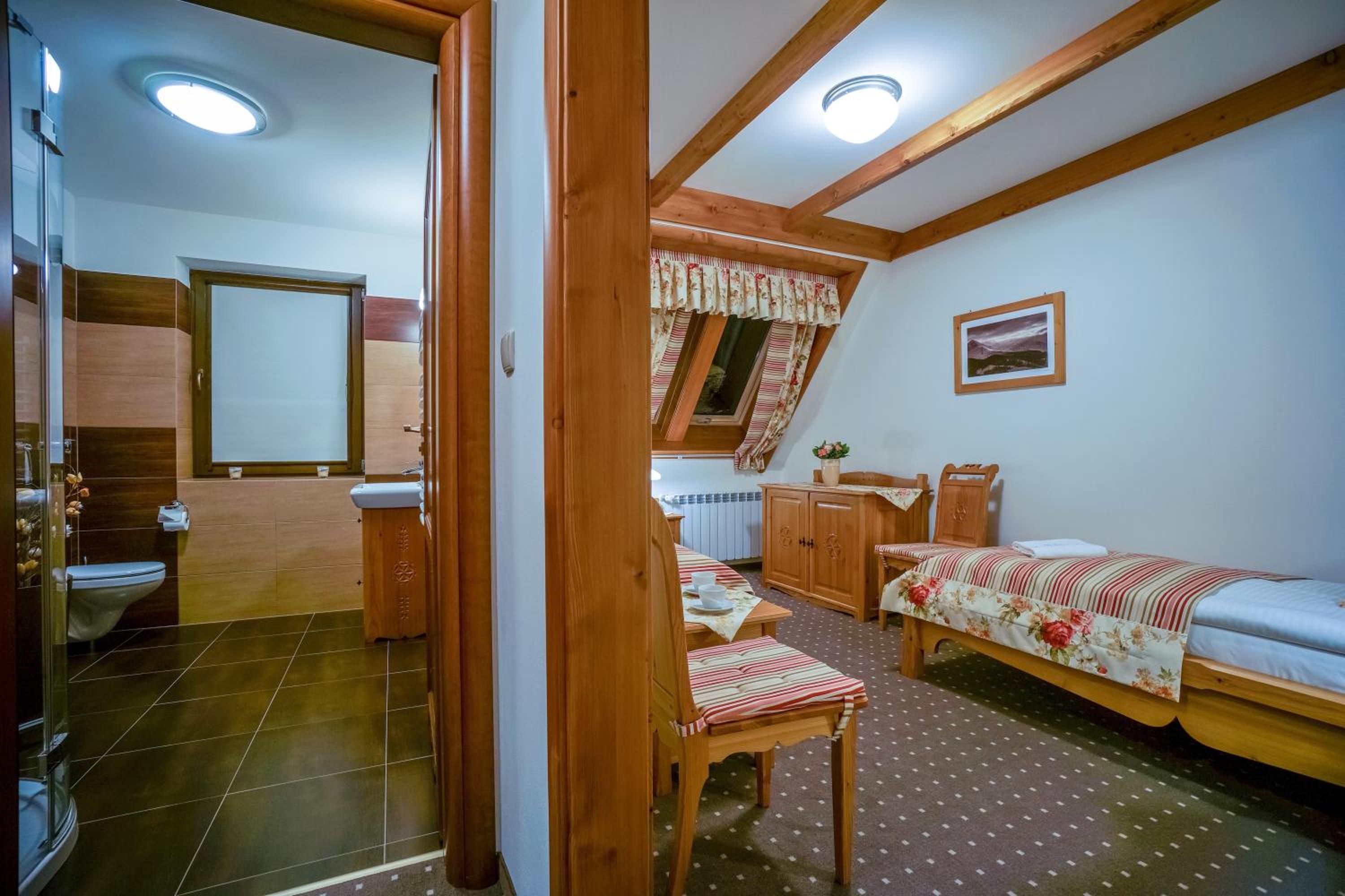 Standard Twin Room photo 3