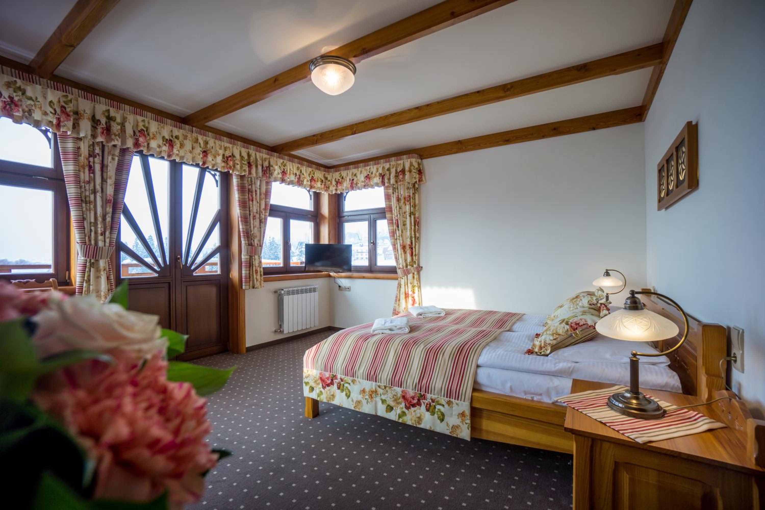 Deluxe Double Room with Balcony (2 Adults + 1 Child) photo 3
