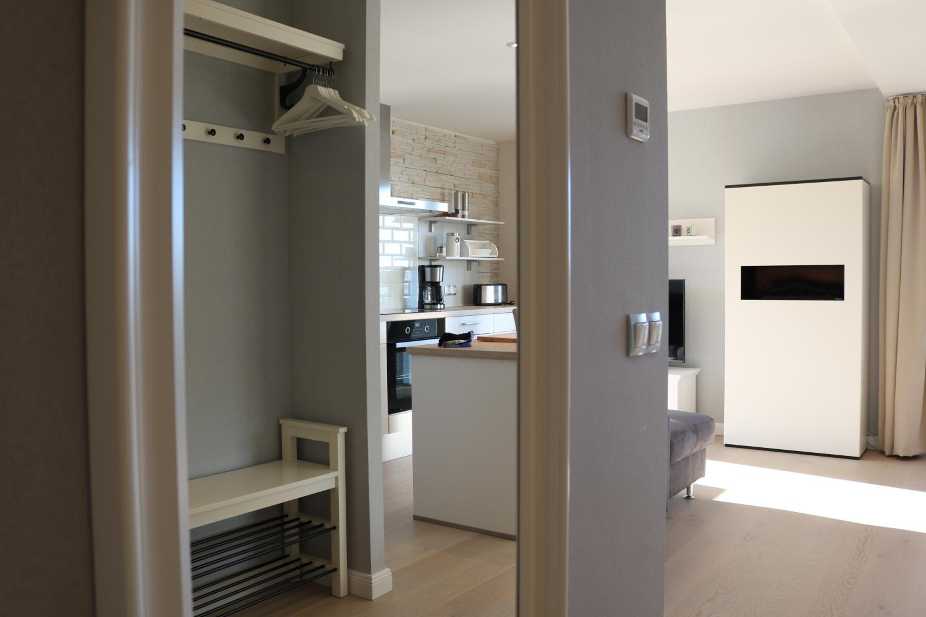 One-Bedroom Apartment photo 1