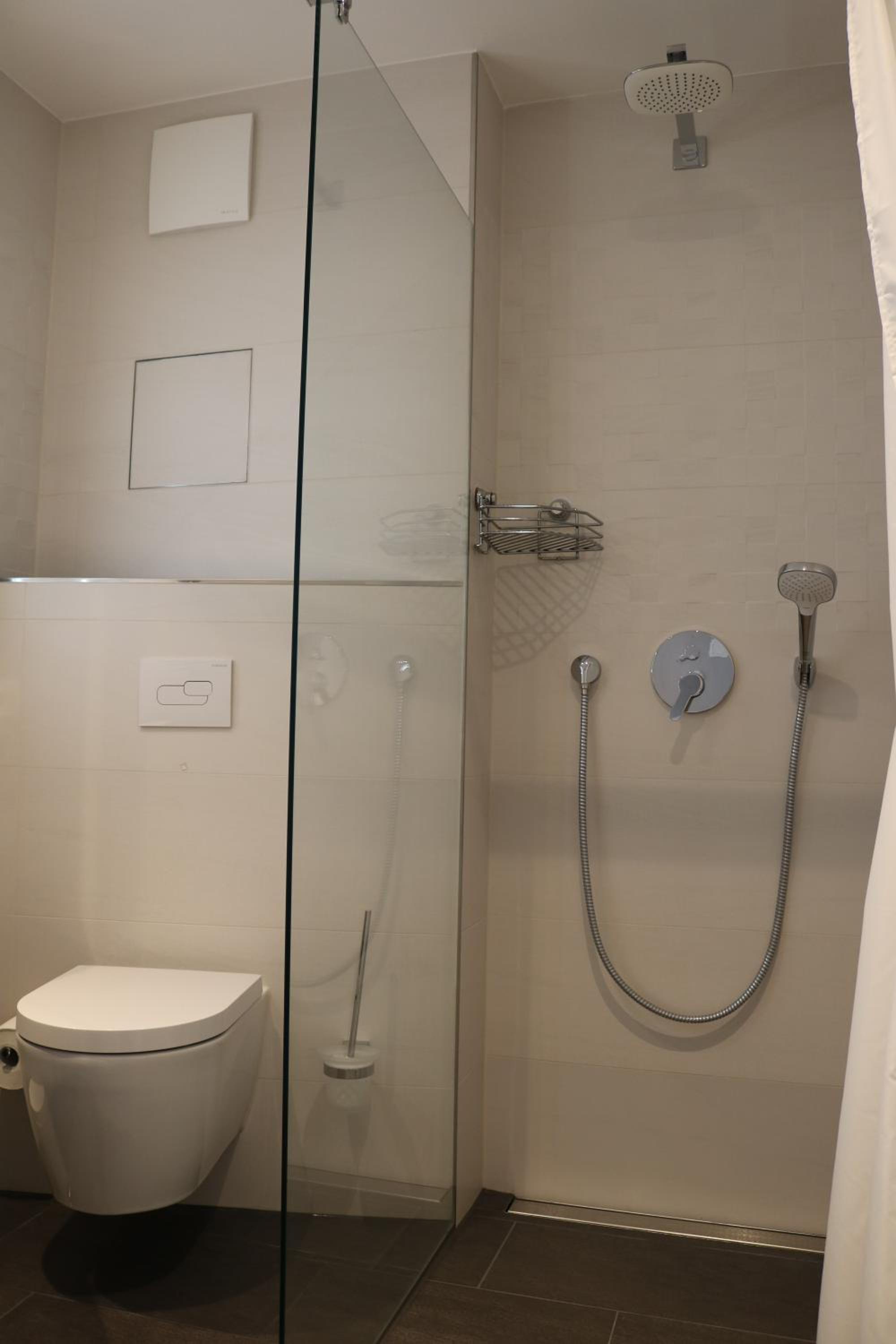 One-Bedroom Apartment photo 3