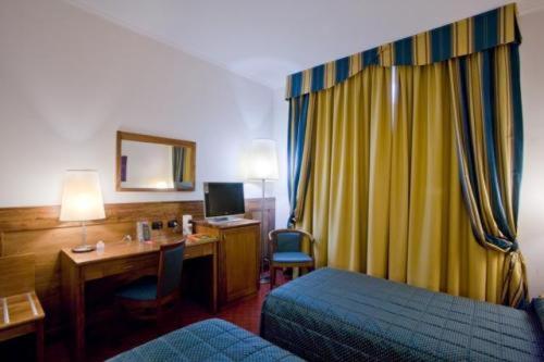 Twin Room - Photo 1
